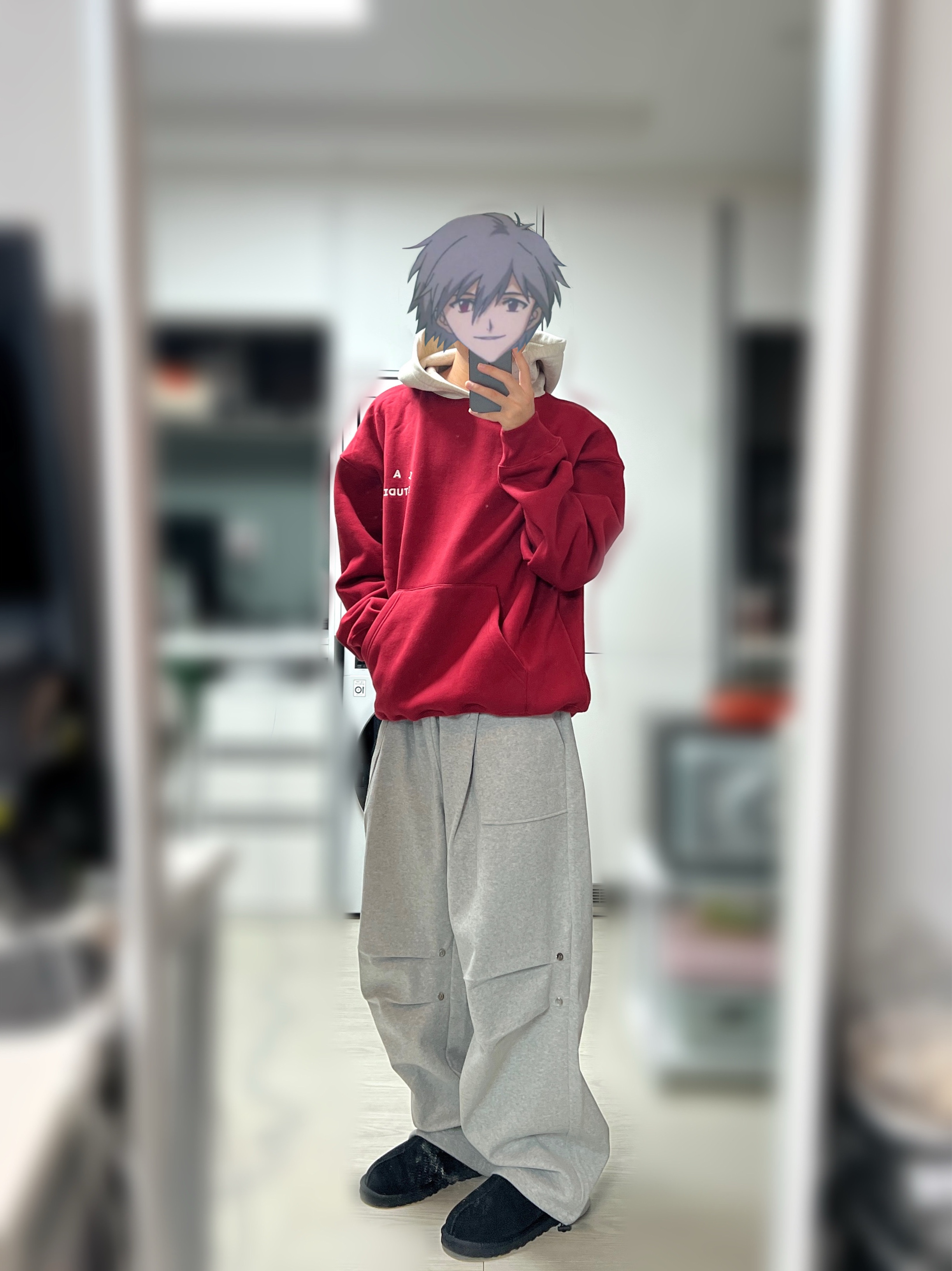 IAB Studio 24 Christmas Hoodie Burgundy Oatmeal, UGG Tasman Black 착용 스타일
