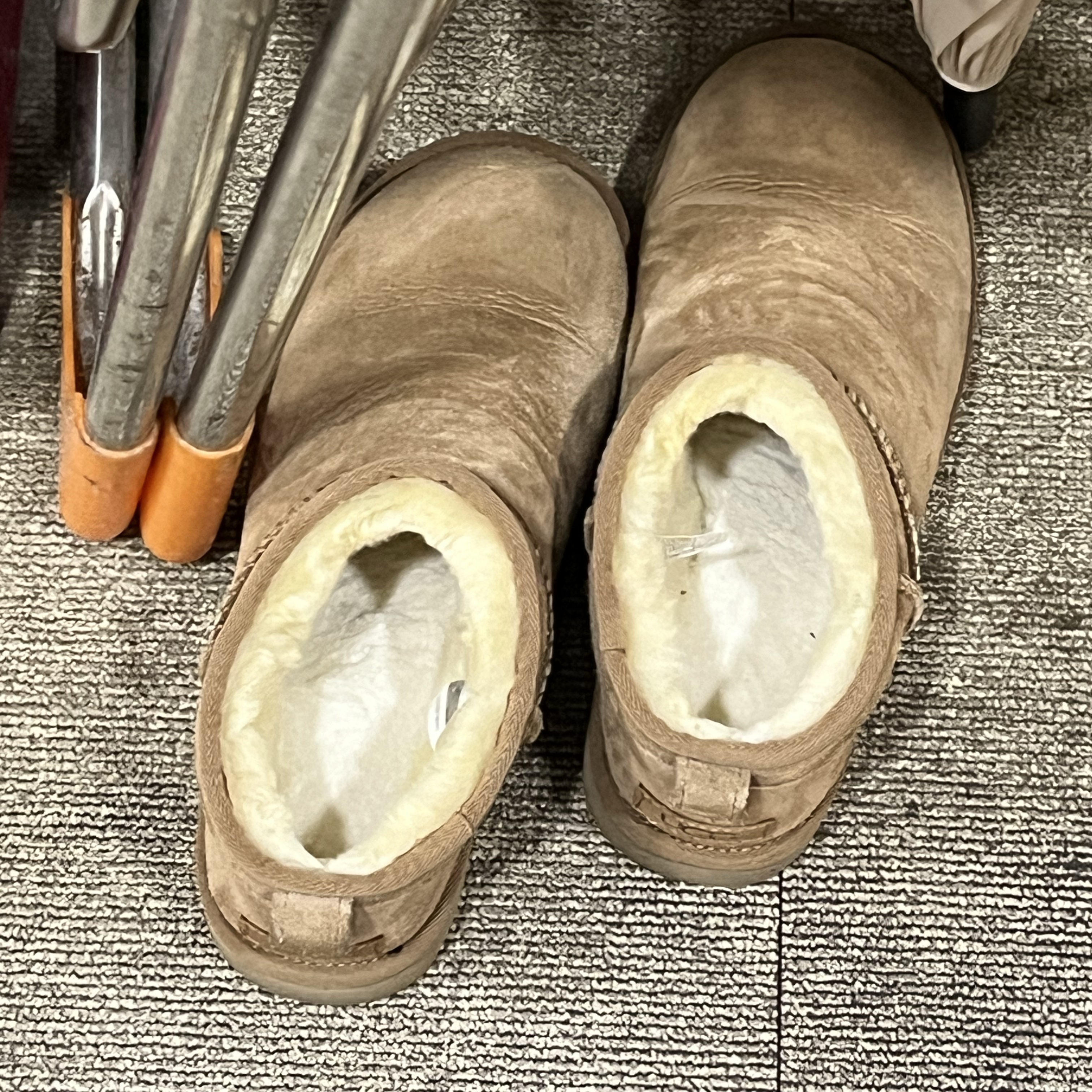 (W) UGG Classic Ultra Mini Boots Chestnut 착용 스타일