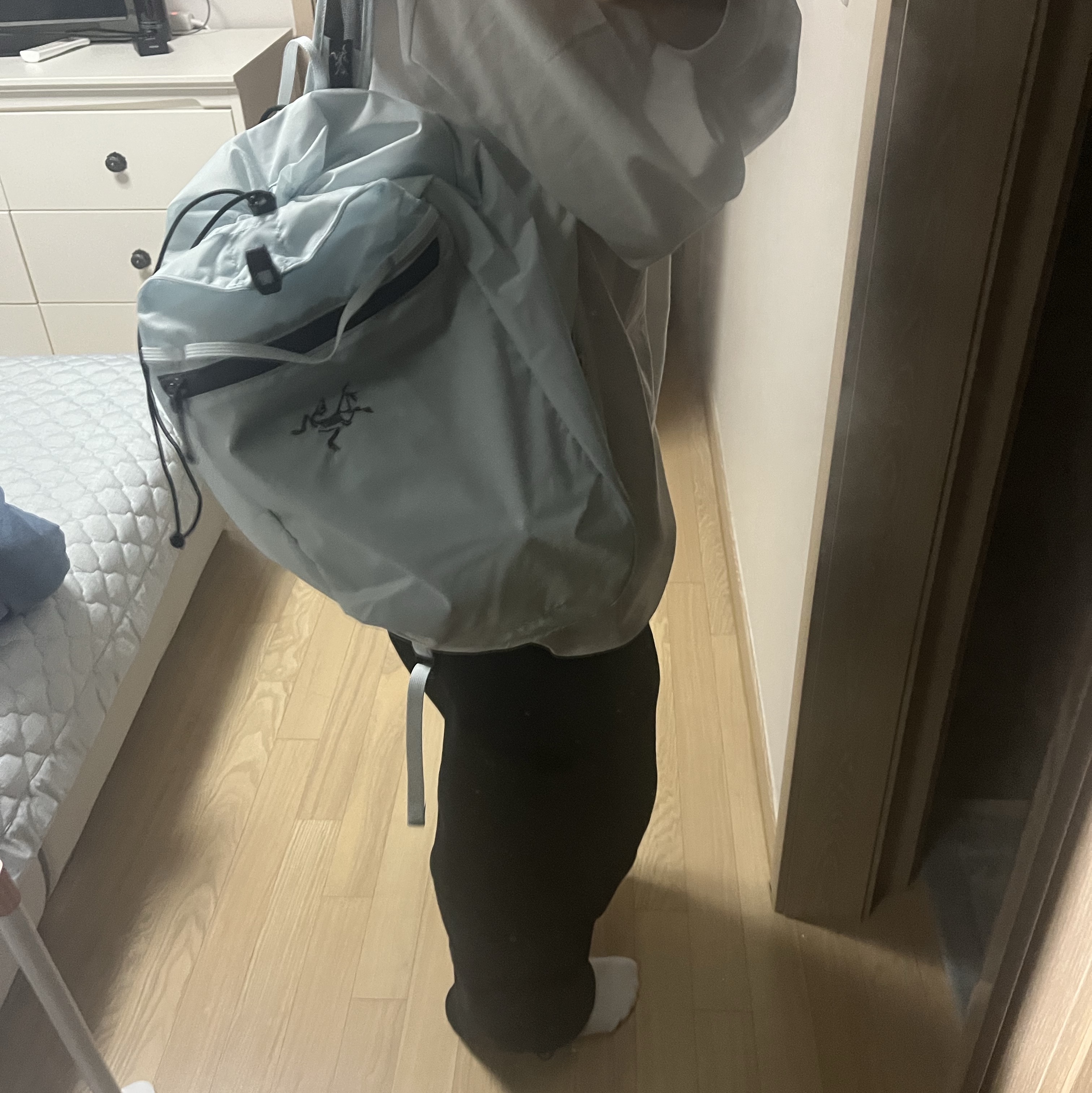 Arc'teryx Heliad 10 Backpack Daybreak Graphite 착용 스타일