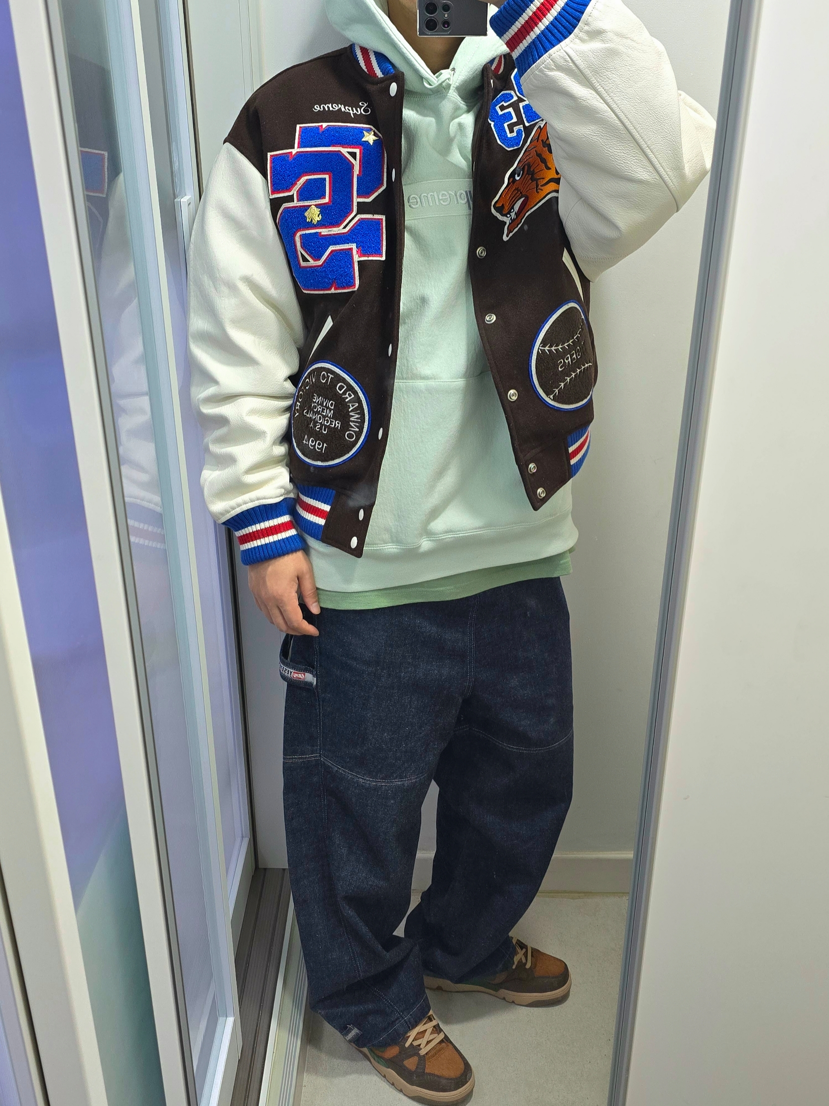 Supreme Tiger Varsity Jacket Brown - 23FW, Supreme Box Logo Hooded Sweatshirt Light Green - 23FW 착용 스타일