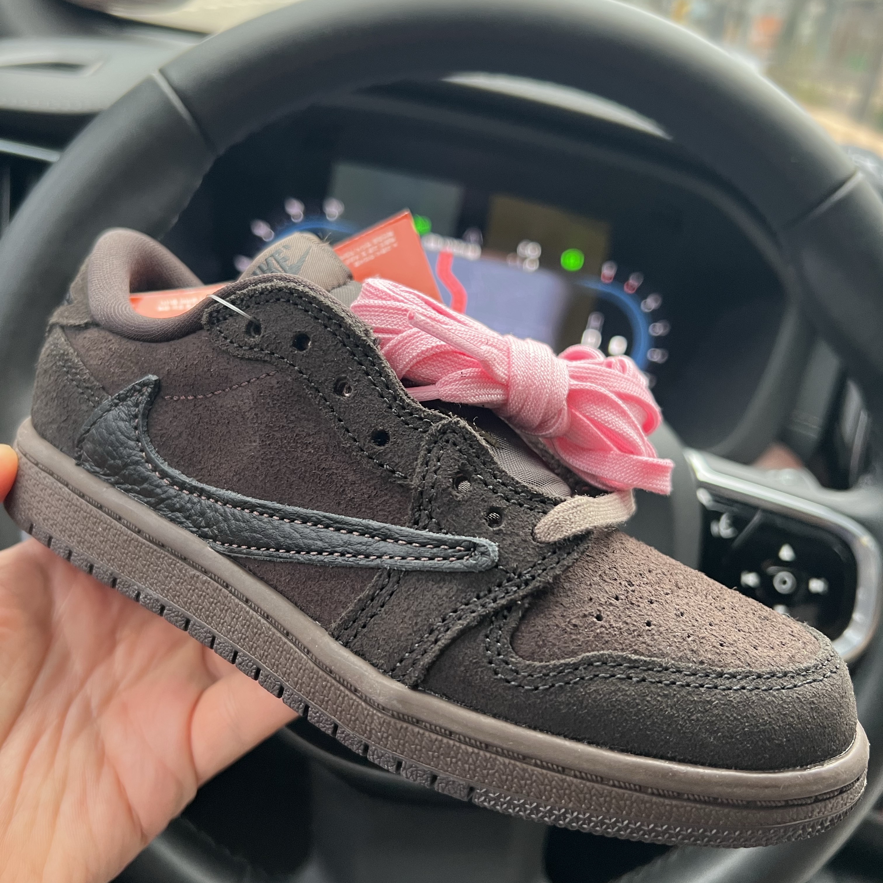 (PS) Jordan 1 x Travis Scott Retro Low OG SP Velvet Brown and Dark Mocha 착용 스타일