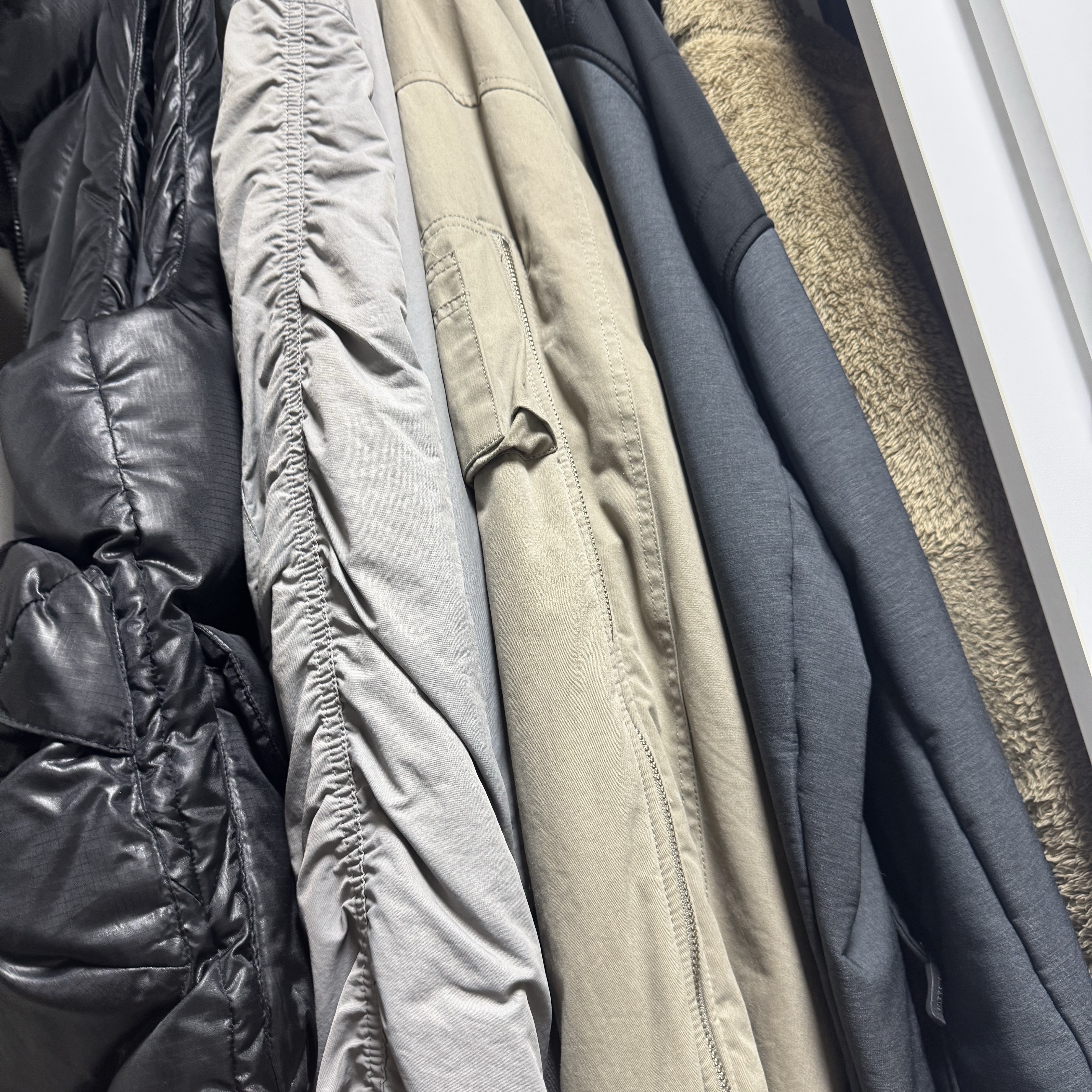 Project G/R Reconstructed Bomber Jacket Khaki 착용 스타일