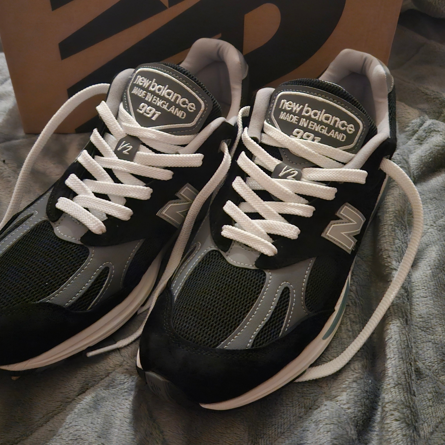 New Balance 991v2 Made in UK Black 착용 스타일