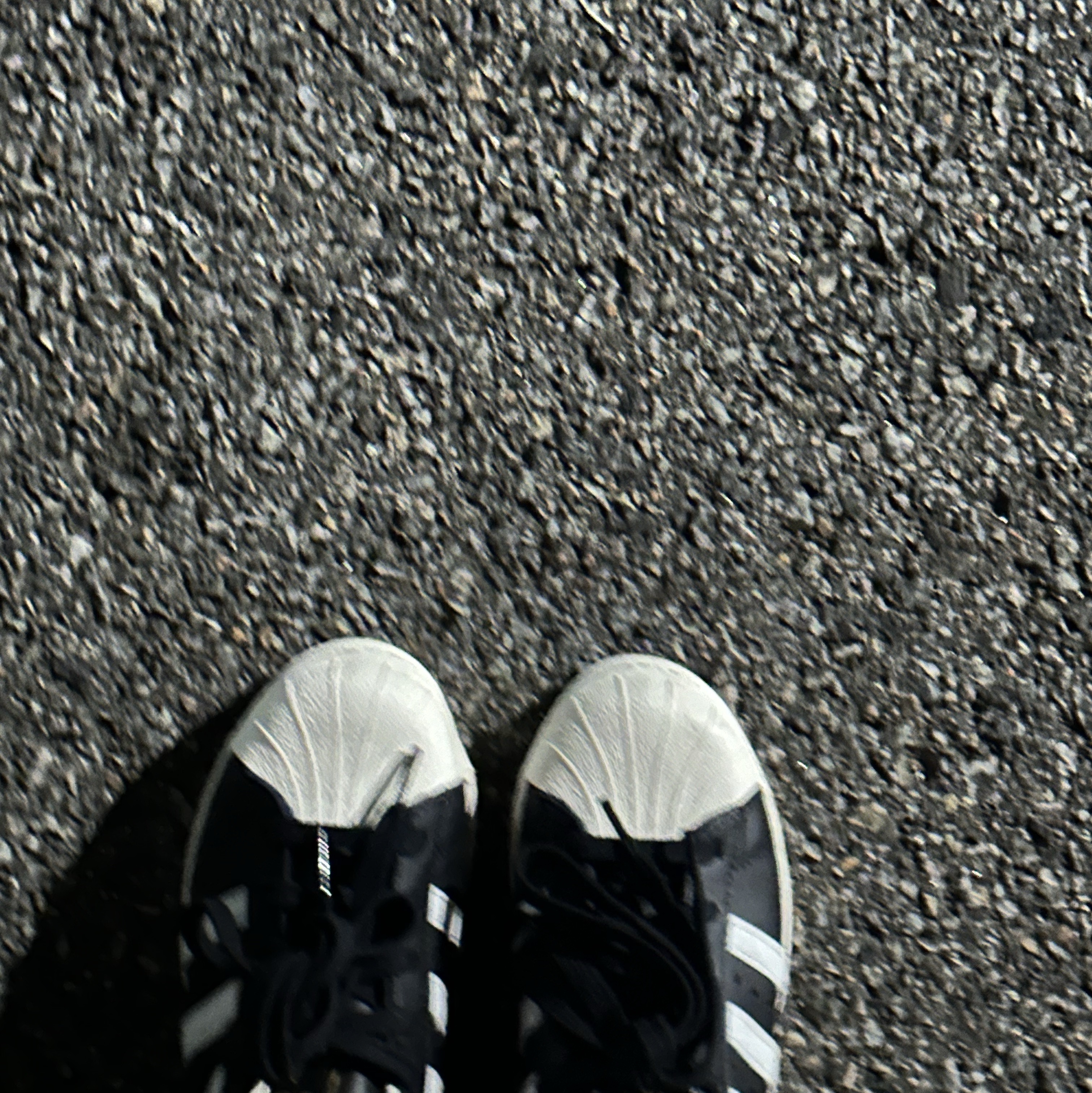 Adidas Superstar 82 FI Core Black 착용 스타일