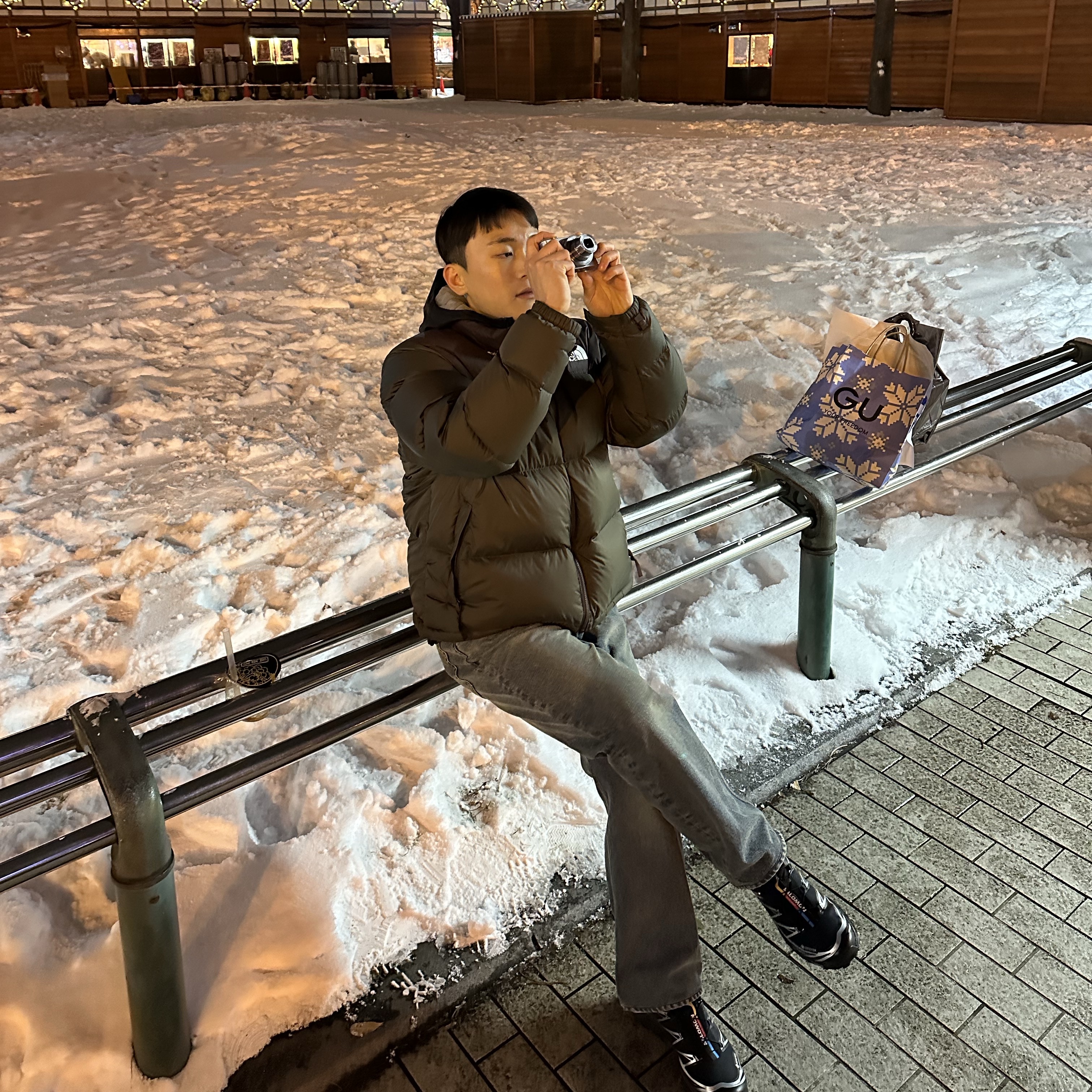 The North Face 1996 Eco Nuptse Jacket Dark Khaki - 24FW, Salomon XT-6 GTX Black Silver 착용 스타일 - 1