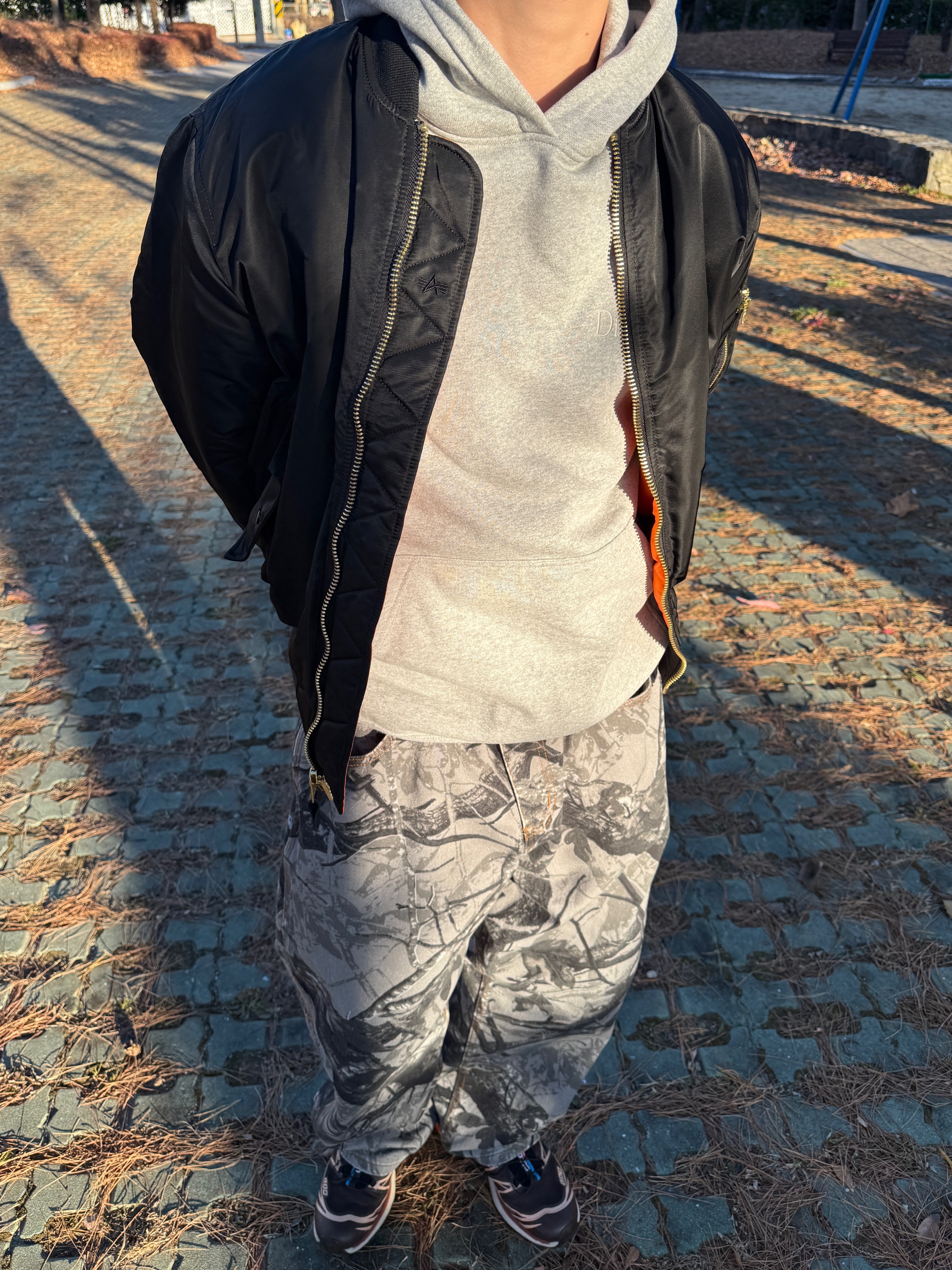 ALPHA INDUSTRIES MA-1 Flight Jacket Black, Salomon XT-6 Delicioso Chocolate Fondant 착용 스타일 - 5