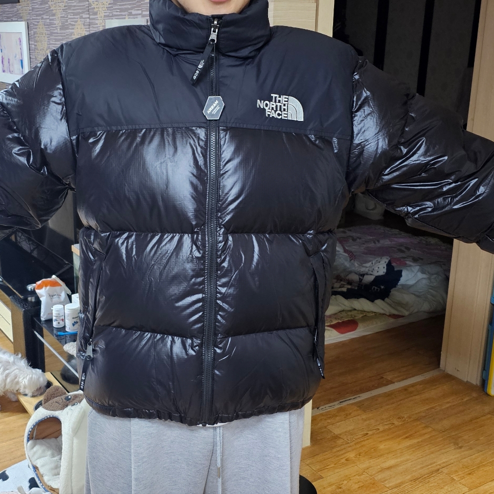 The North Face 1996 Eco Nuptse Jacket Real Black 착용 스타일