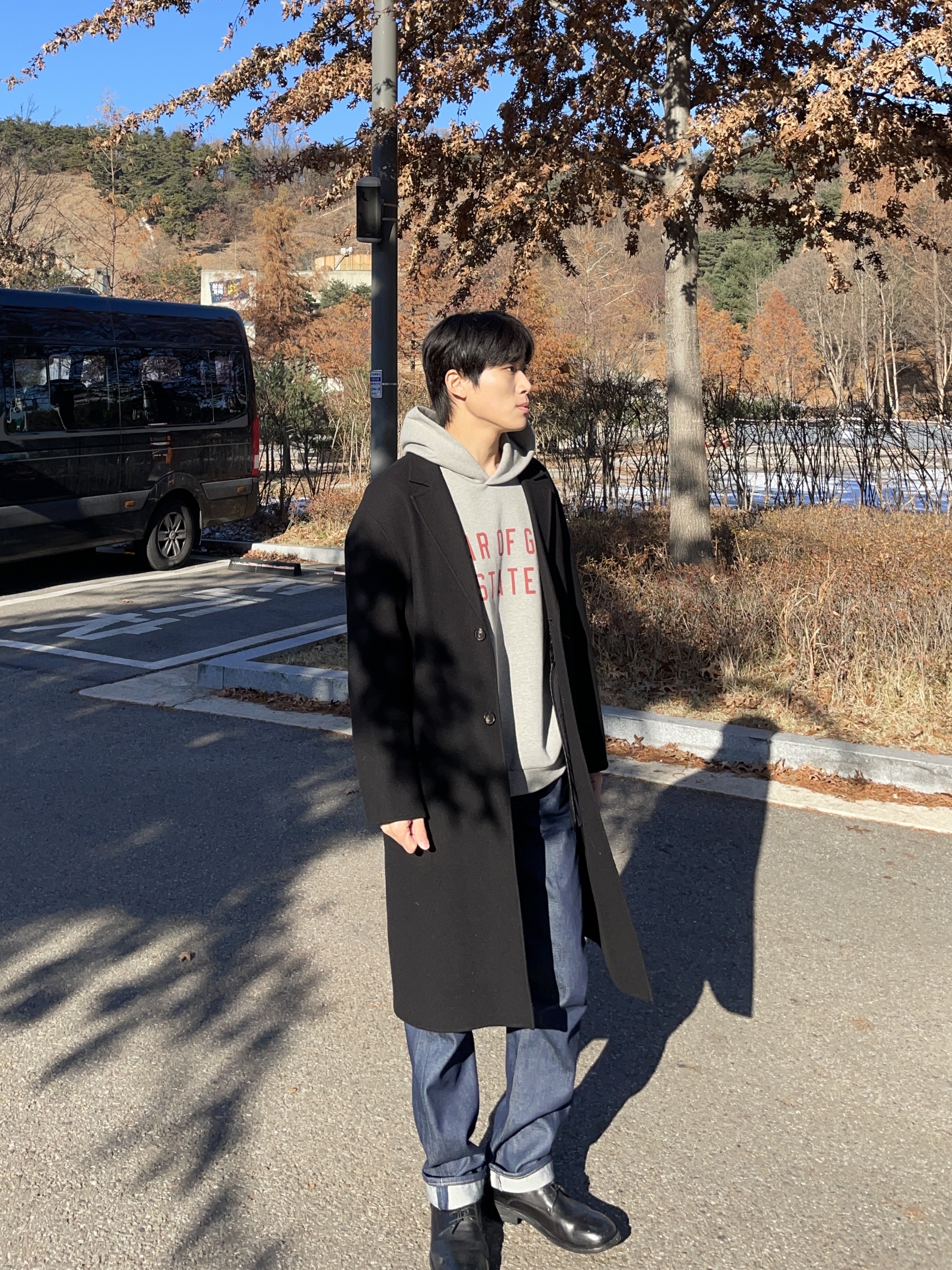Essentials Fleece State Hoodie Dark Heather - 24FW, Levi's 501 Original Fit Rigid Jean Dark Indigo 착용 스타일 - 2