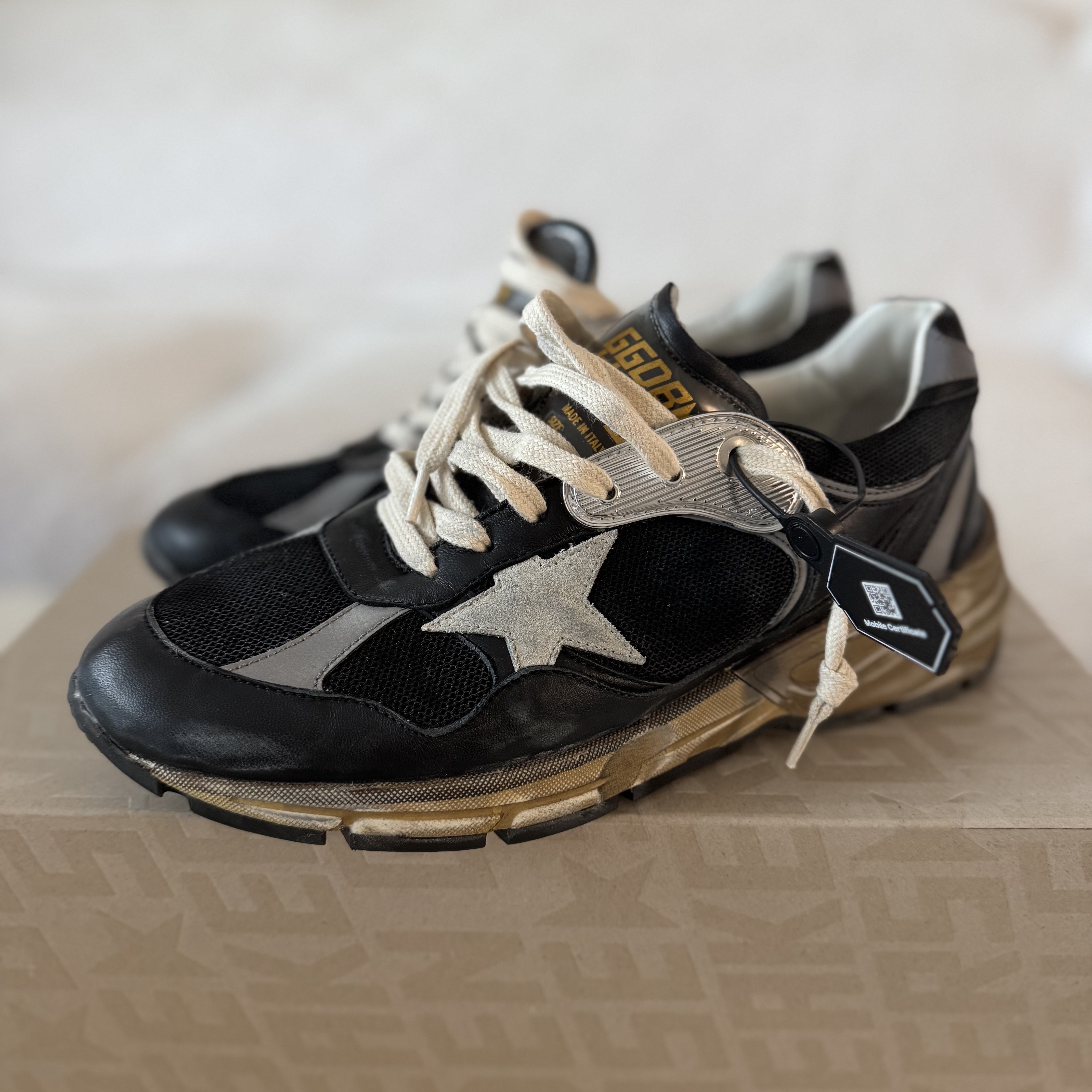 Golden Goose Mesh and Nappa Leather Dad-Star Sneakers Black Ice Gray 착용 스타일