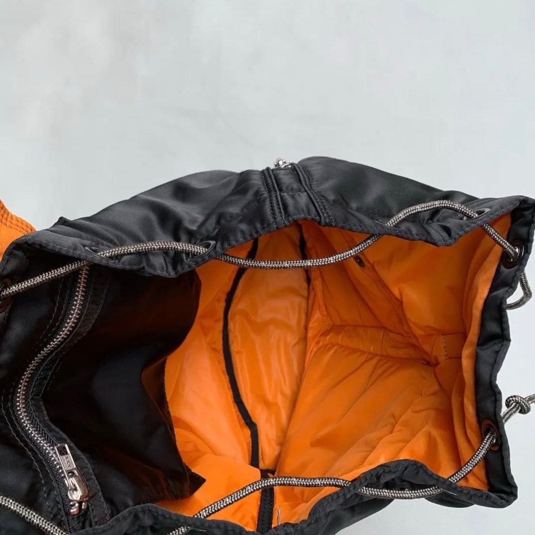 Porter All New Tanker Rucksack Black 착용 스타일 - 3
