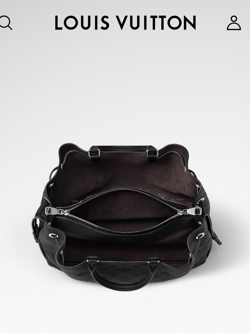 Louis Vuitton Bella Tote Bag Black 착용 스타일 - 4