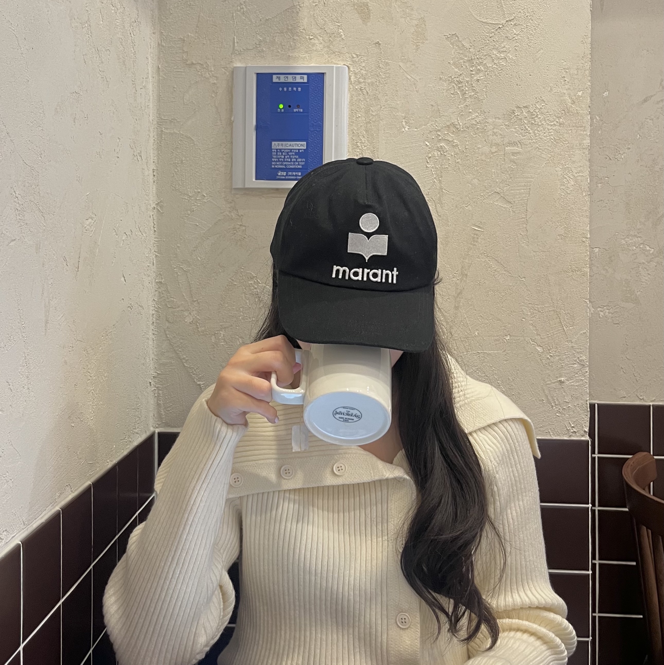 Isabel Marant Tyronyh Cap Black Ecru 착용 스타일