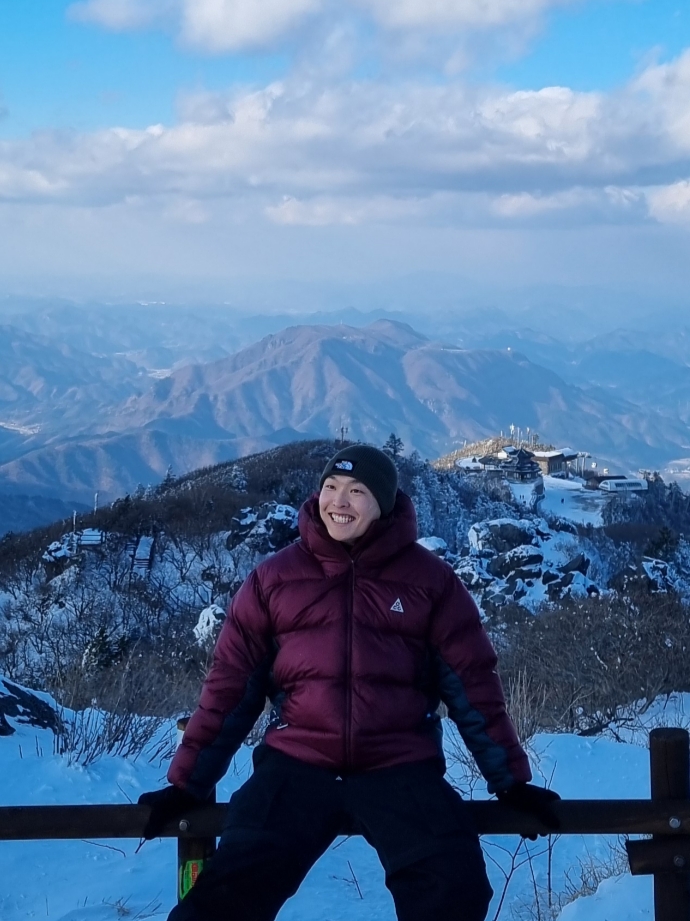 The North Face Big Logo Beanie Khaki, Nike ACG Therma-Fit ADV Lunar Lake Puffer Jacket Night Maroon - Asia 착용 스타일 - 4