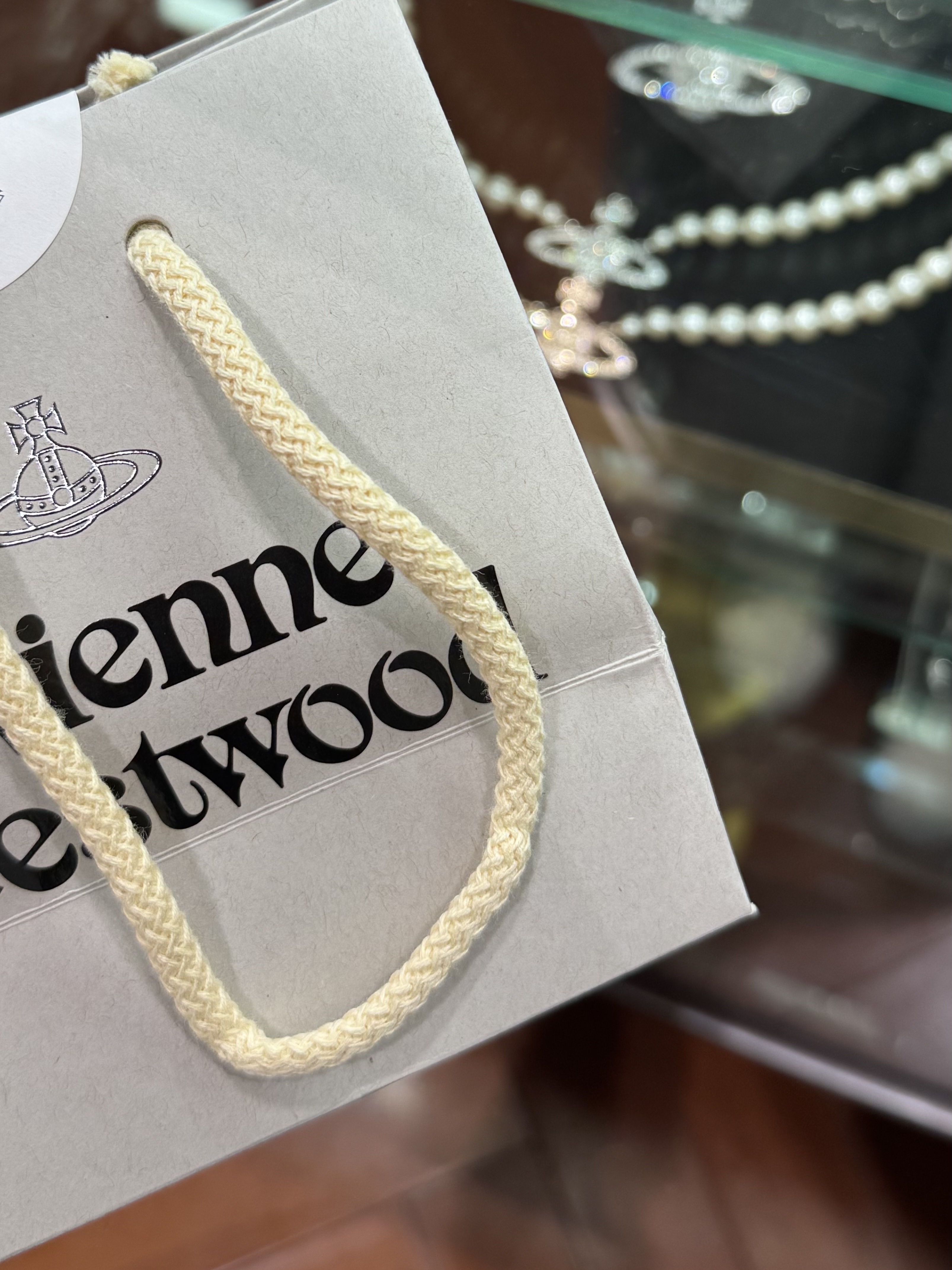 (W) Vivienne Westwood Lucrece Necklace Silver 착용 스타일