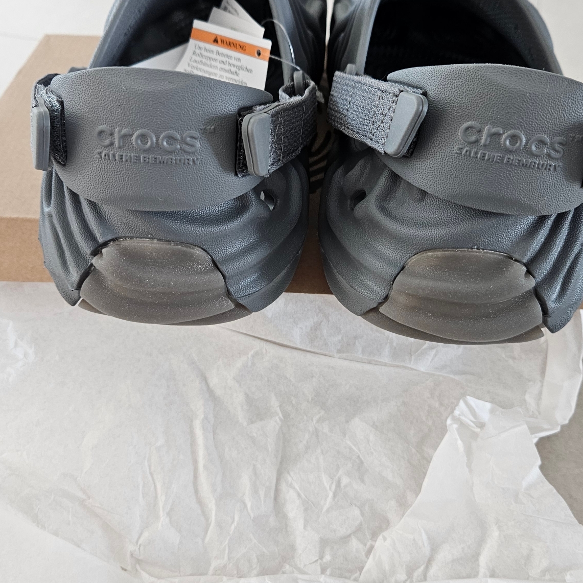 Crocs x Salehe Bembury Pollex Clog Niagara 착용 스타일 - 1