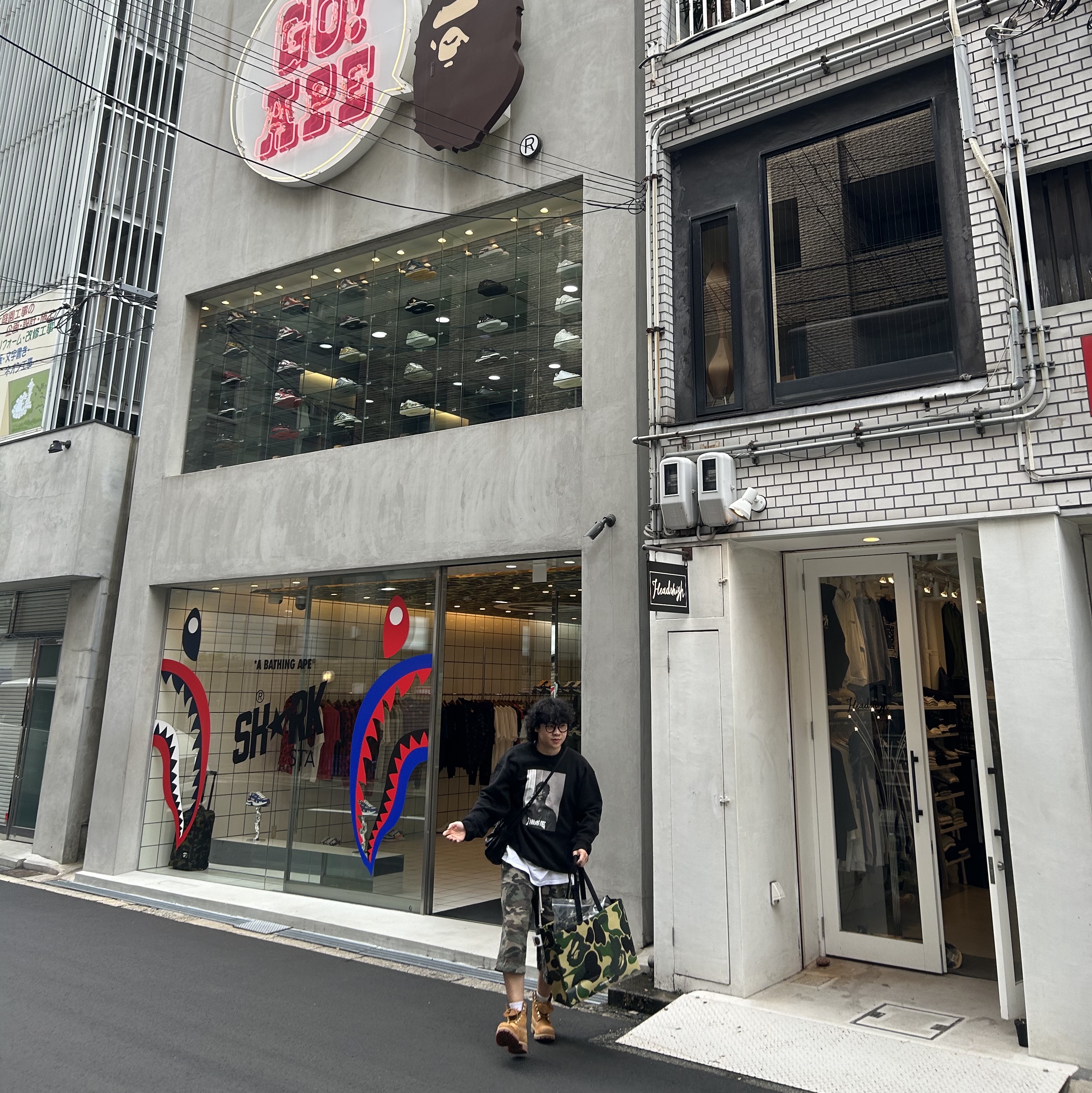 Supreme x Thrasher Crewneck Black - 24FW, Timberland Premium 6 inch Waterproof Boot Wheat Nubuck - Wide 착용 스타일 - 1