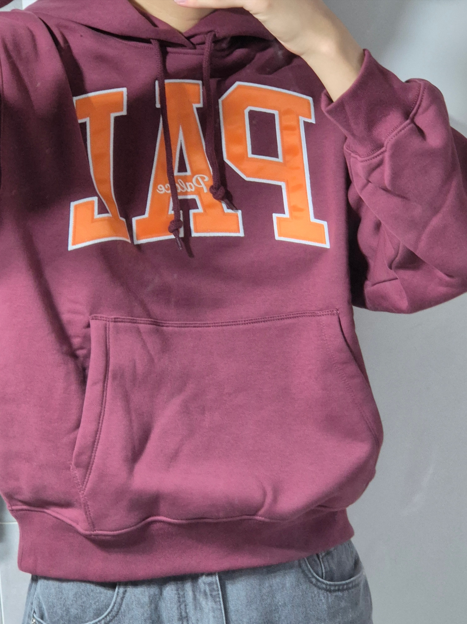 Palace x Gap Hood Burgundy - 24SS 착용 스타일