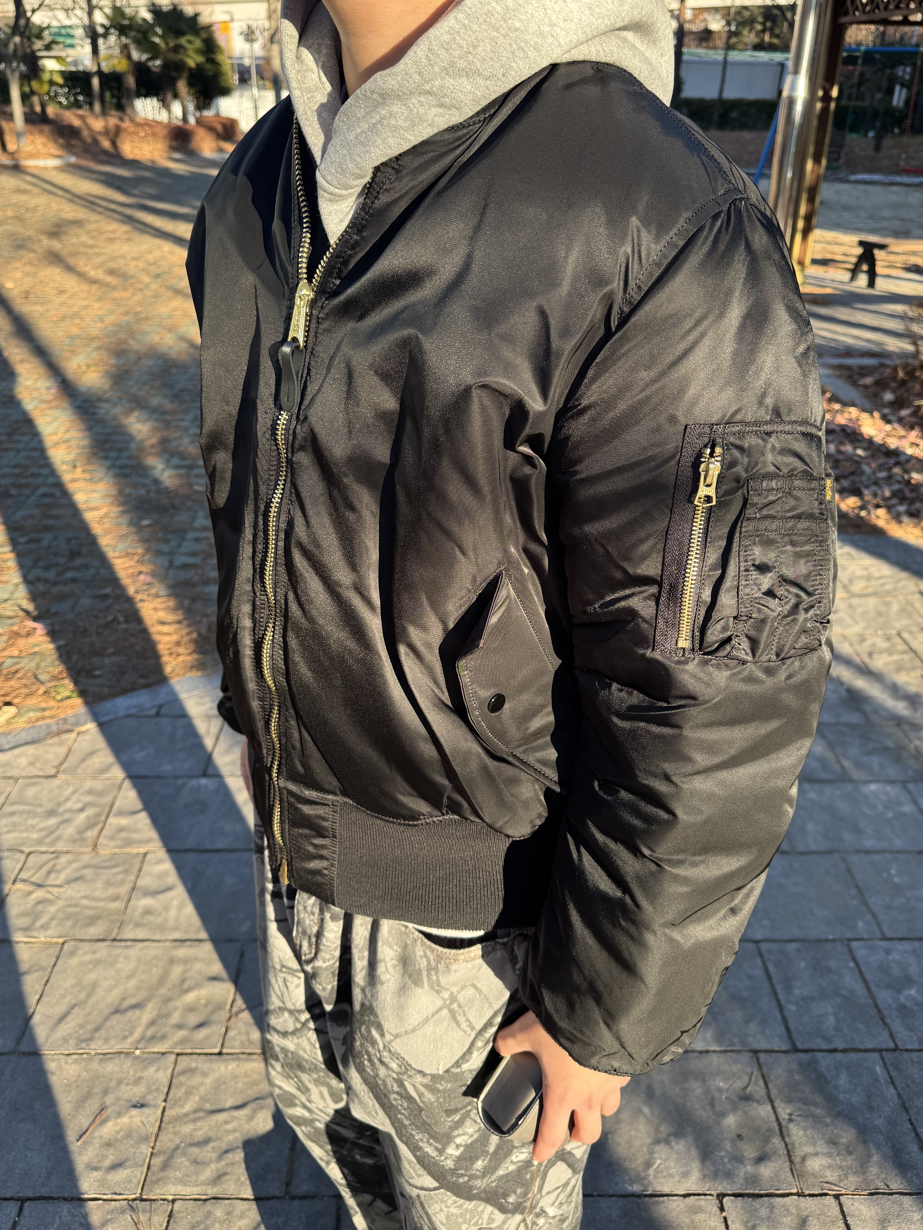 ALPHA INDUSTRIES MA-1 Flight Jacket Black, Salomon XT-6 Delicioso Chocolate Fondant 착용 스타일 - 7