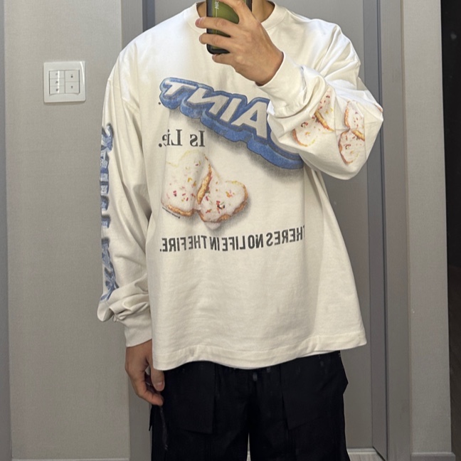 Saint Mxxxxxx x Shermer Academy Heart Cookie L/S T-Shirt White 착용 스타일
