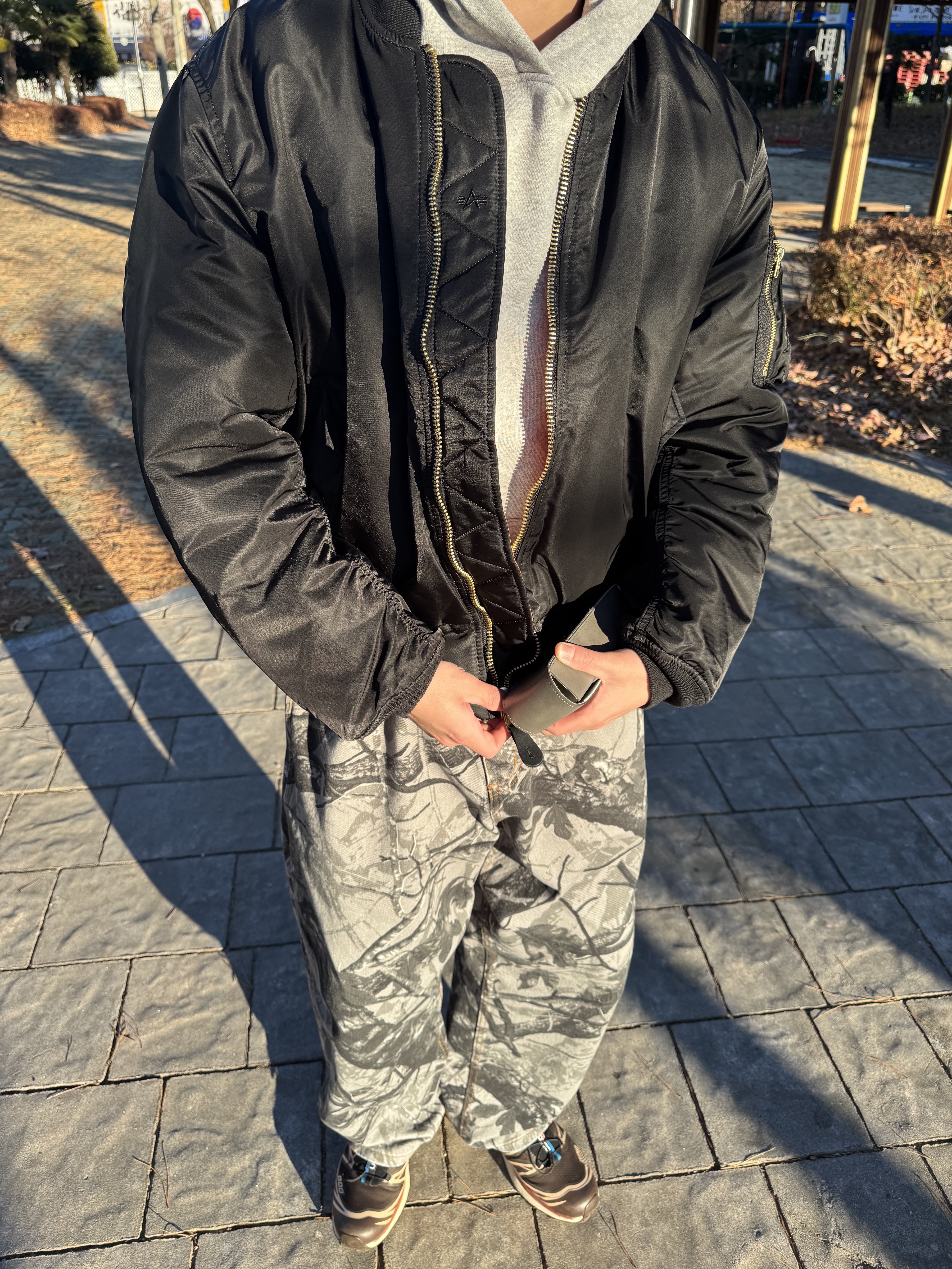 ALPHA INDUSTRIES MA-1 Flight Jacket Black, Salomon XT-6 Delicioso Chocolate Fondant 착용 스타일 - 6