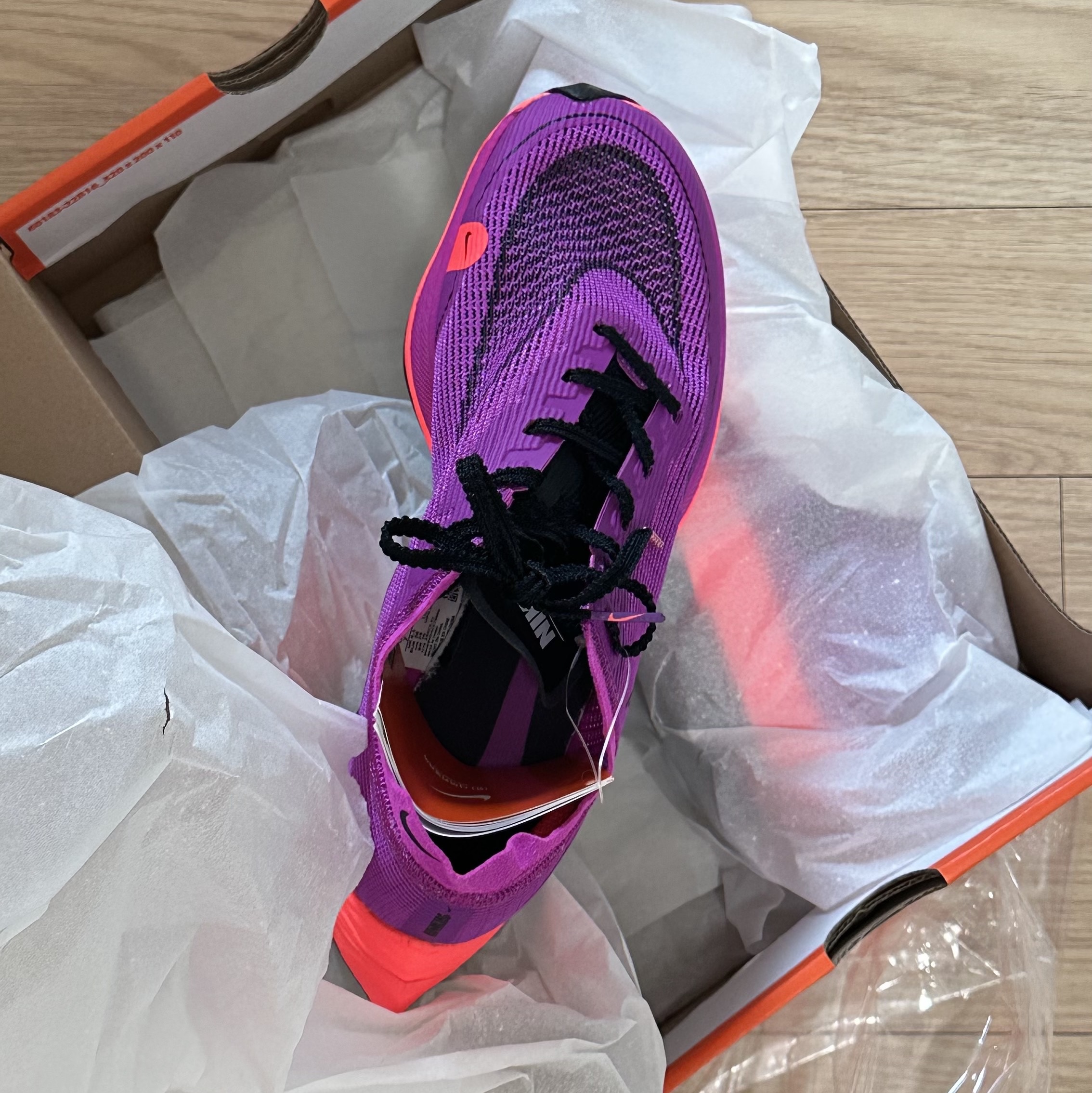 (W) Nike ZoomX Vaporfly Next% 2 Hyper Violet Black 착용 스타일