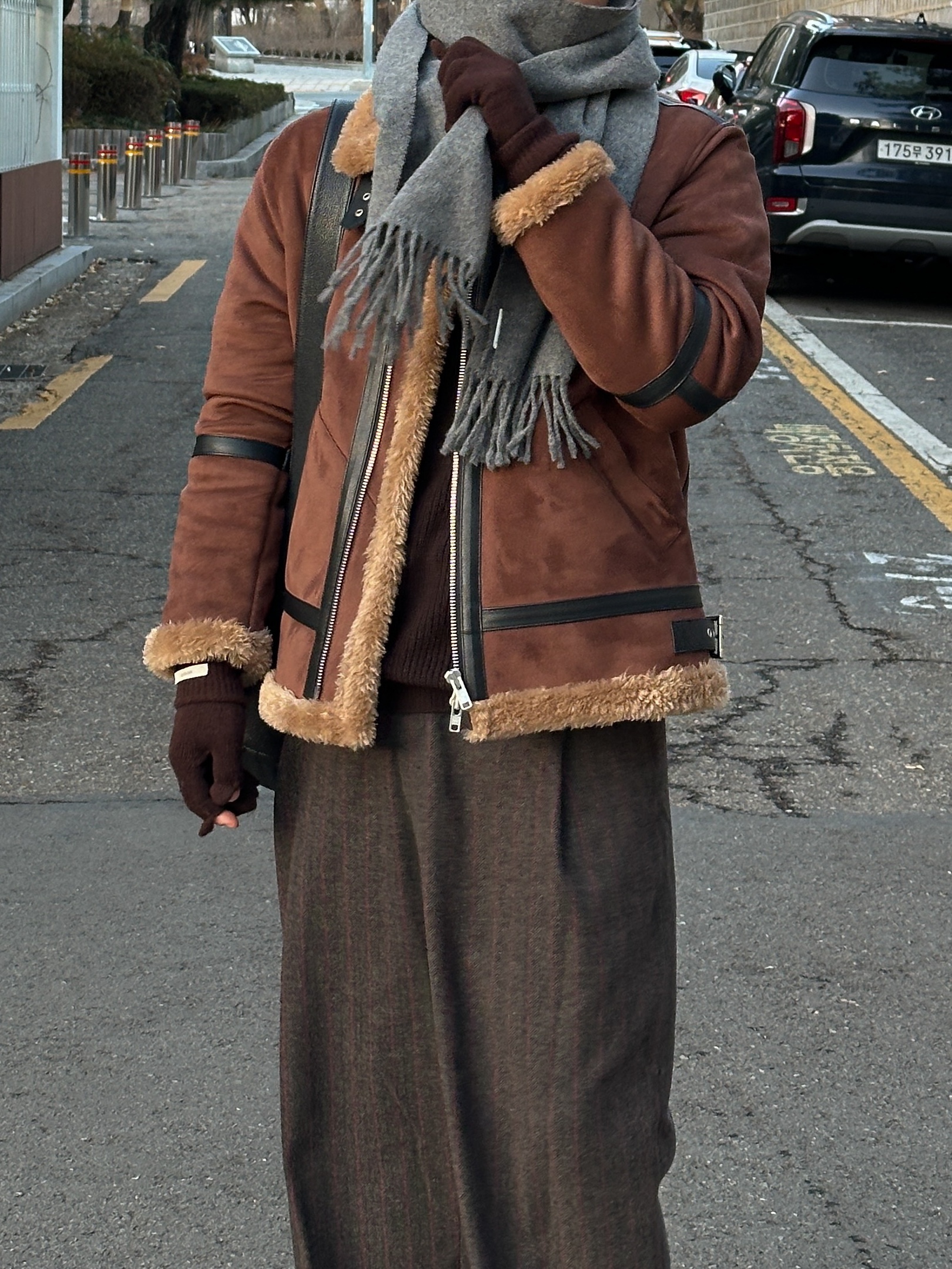 Acne Studios Narrow Wool Fringe Muffler Grey Melange, Amomento Vibram Mary Jane Black - 24FW 착용 스타일 - 7