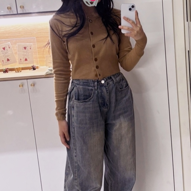 (W) Vivienne Westwood Bea Cropped Cardigan Camel 착용 스타일 - 1