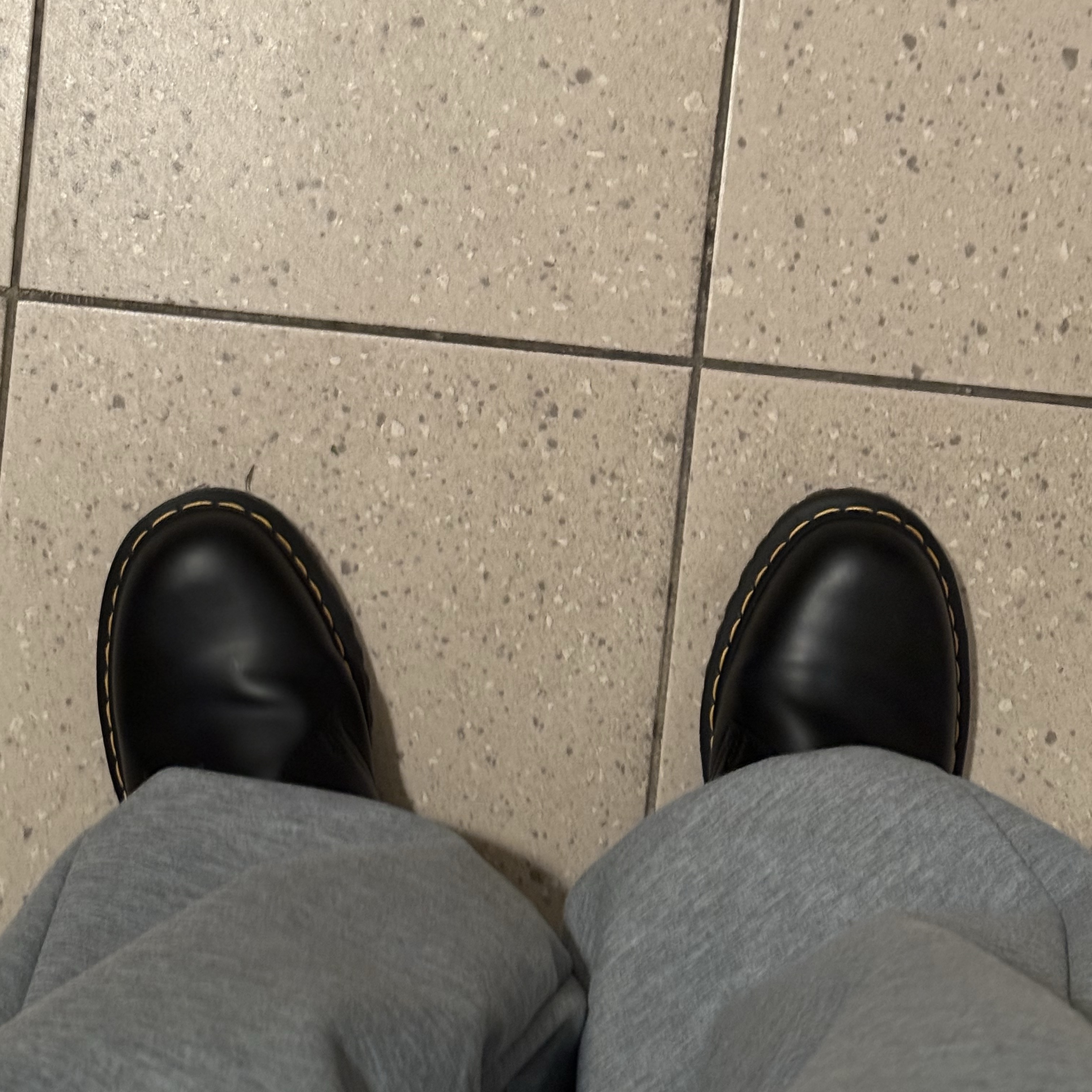 Dr. Martens 1461 Bex Black 착용 스타일 - 2