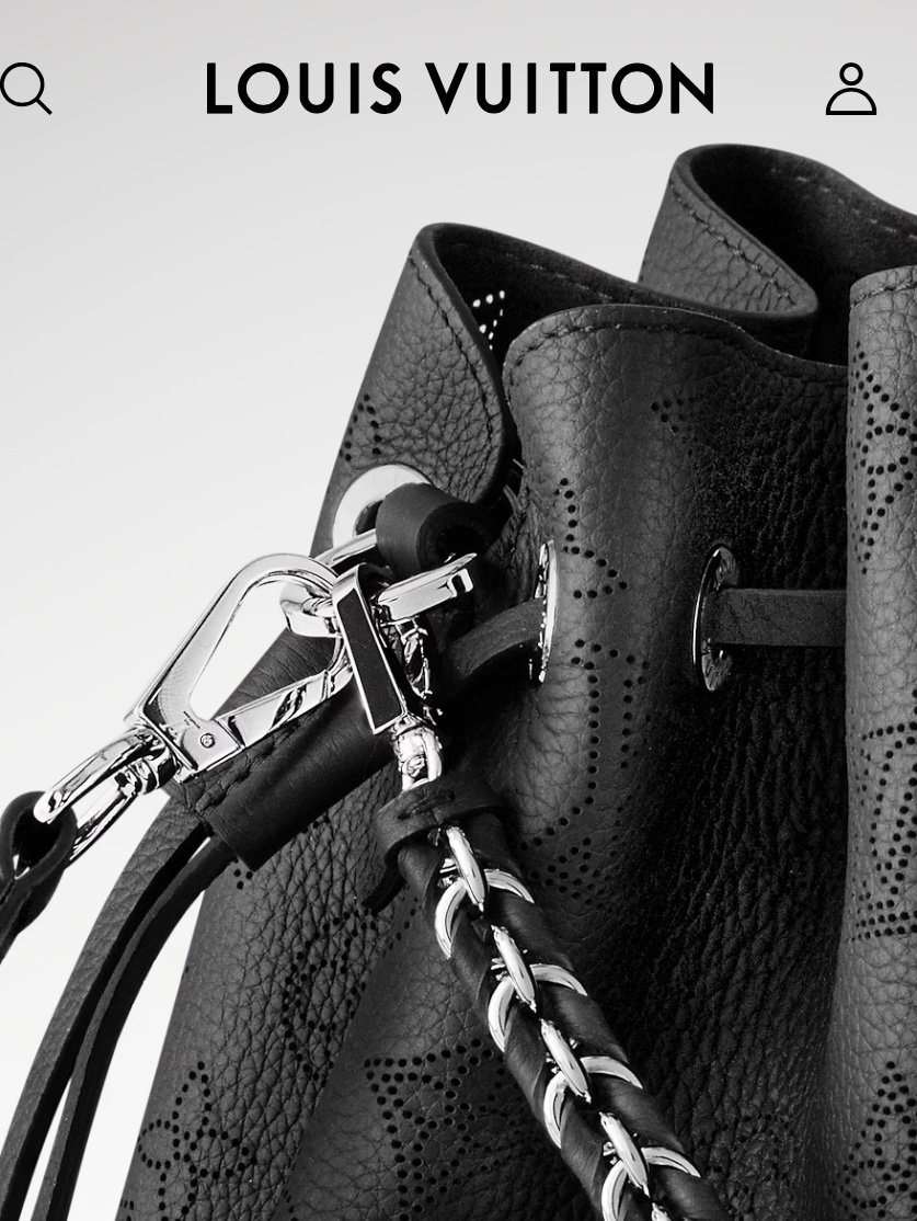 Louis Vuitton Bella Tote Bag Black 착용 스타일 - 2