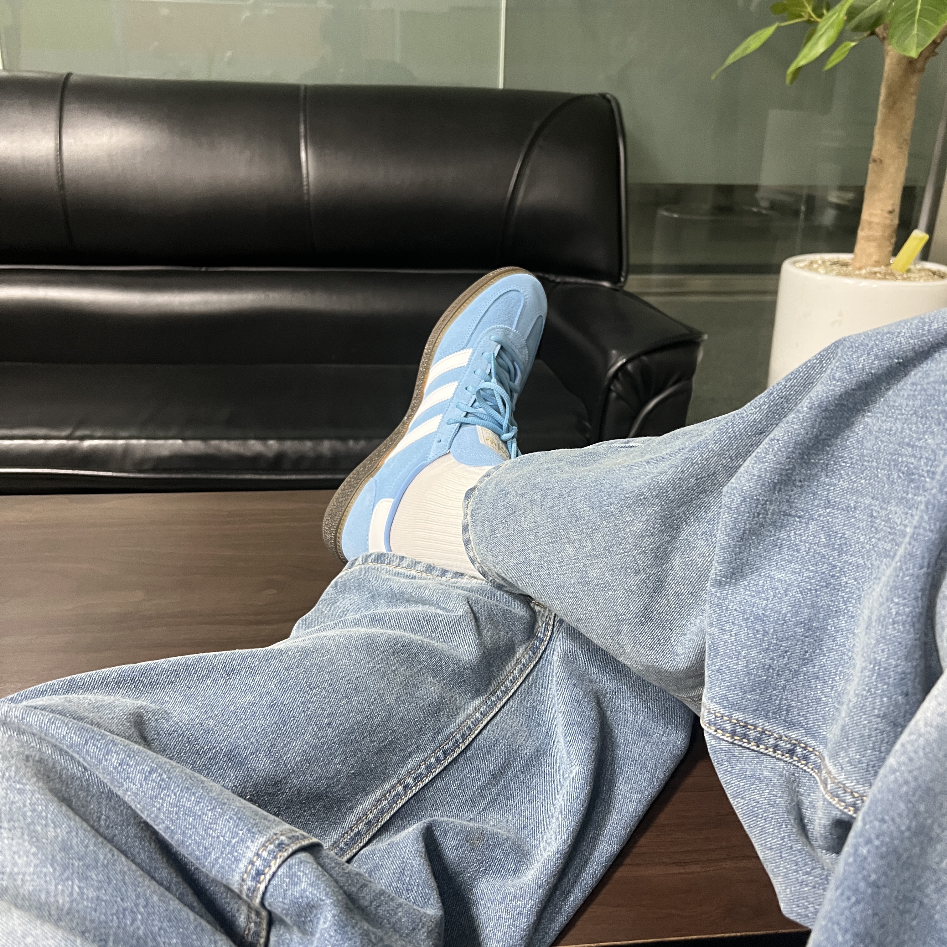Adidas Spezial Handball Light Blue 착용 스타일 - 2