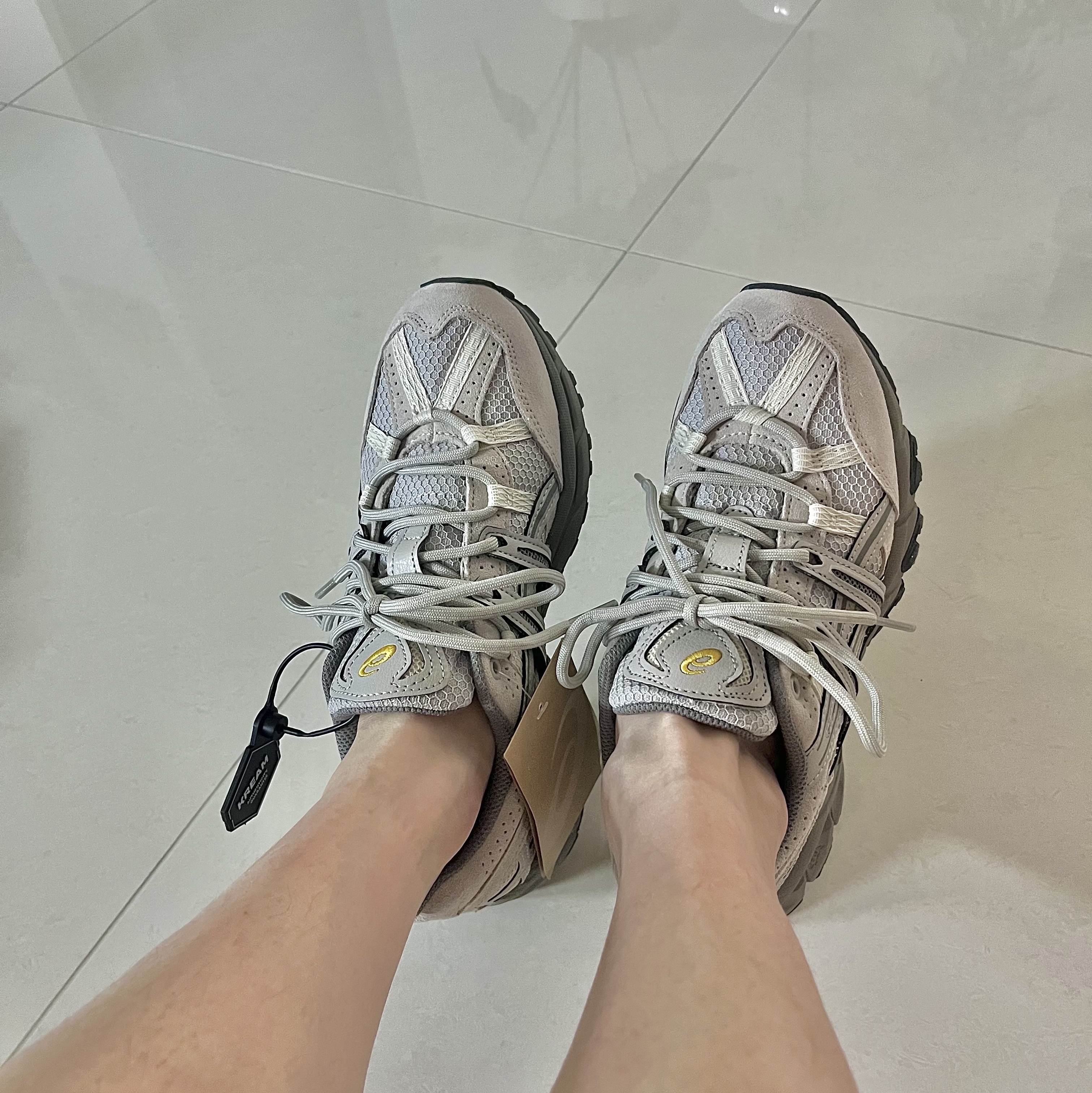 Asics Gel-Sonoma 15-50 Oyster Grey 착용 스타일