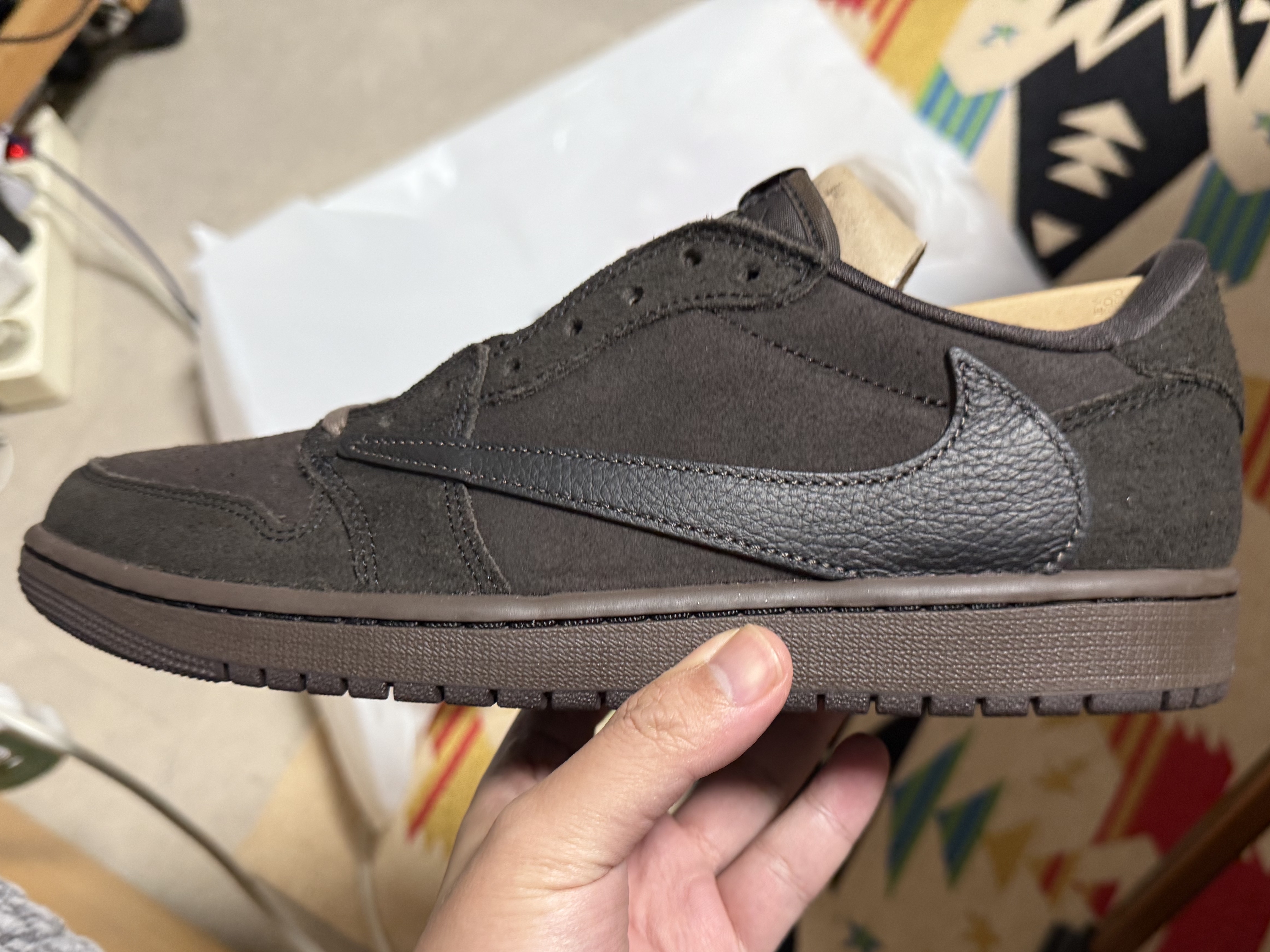 Jordan 1 x Travis Scott Retro Low OG SP Velvet Brown and Dark Mocha 착용 스타일