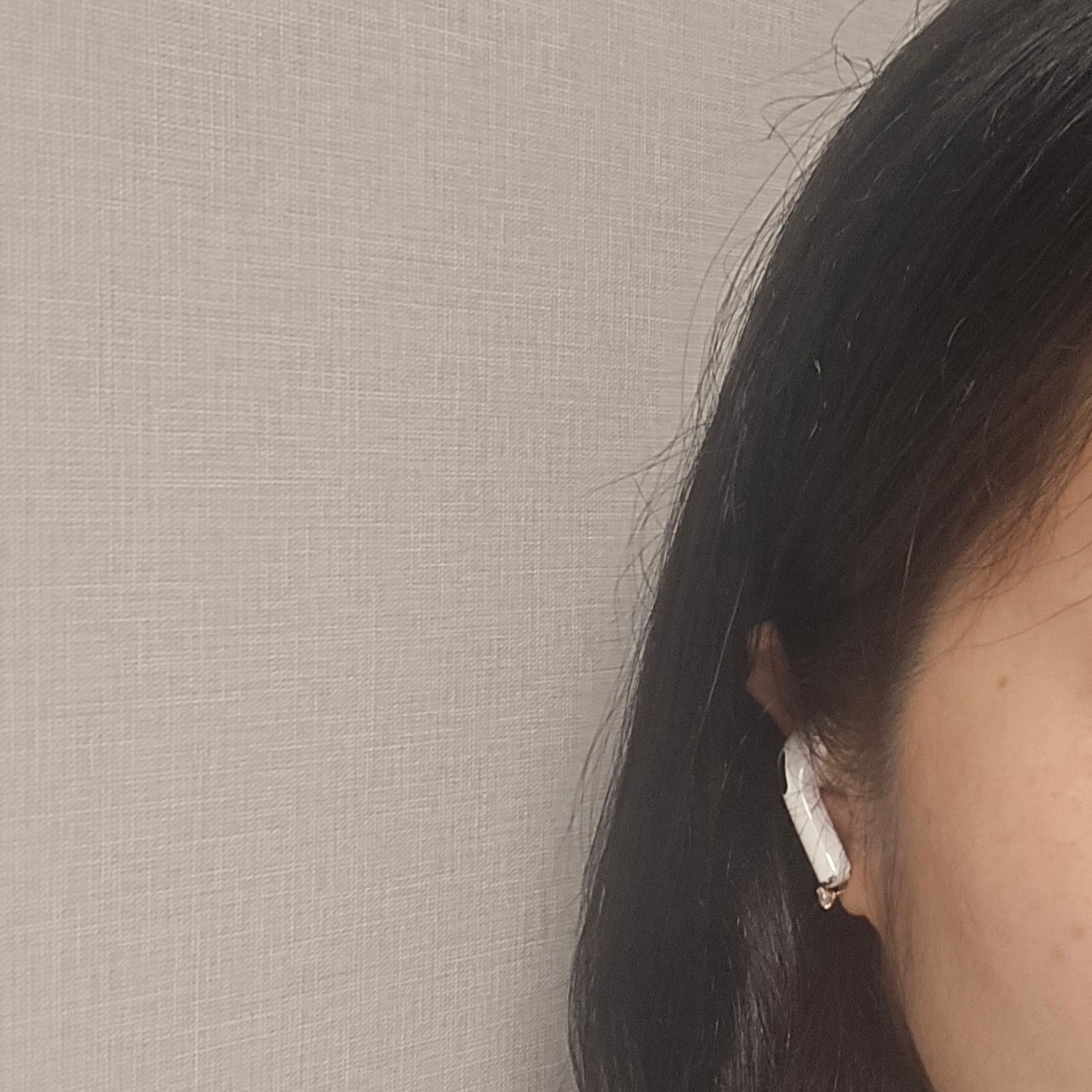 Apple Airpods 3rd Gen with MagSafe Charging Case (Korean Ver.) 착용 스타일