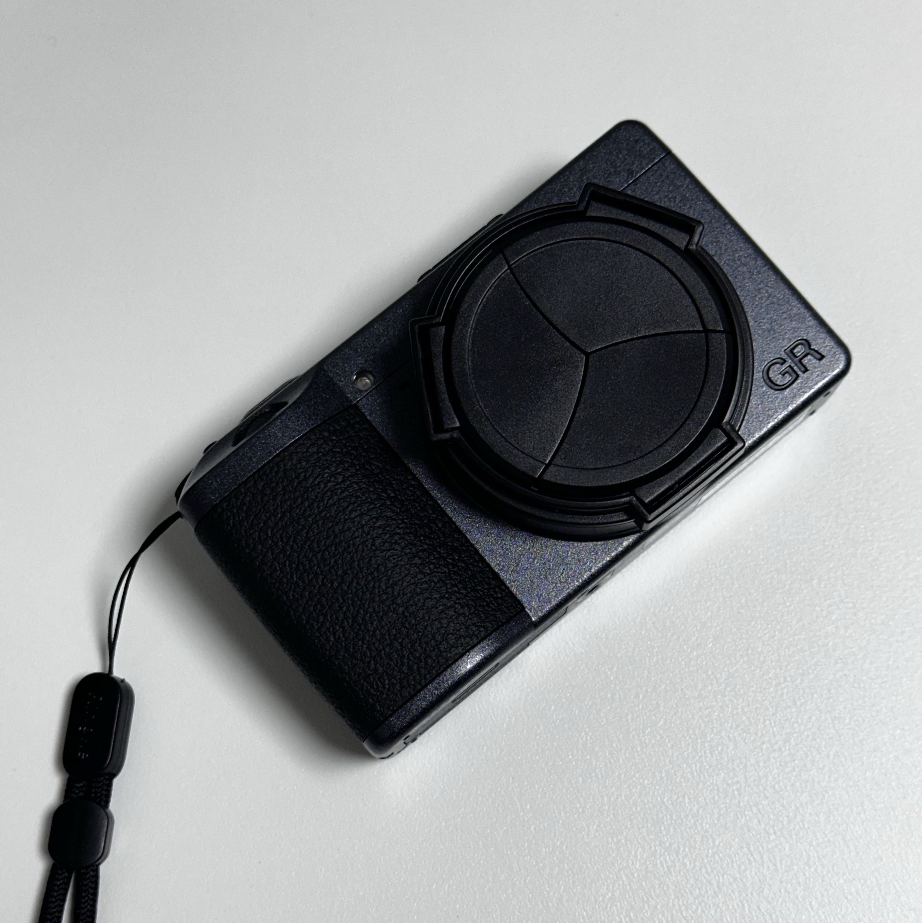 Ricoh GR IIIx Urban Edition Black (Korean Ver.) 착용 스타일