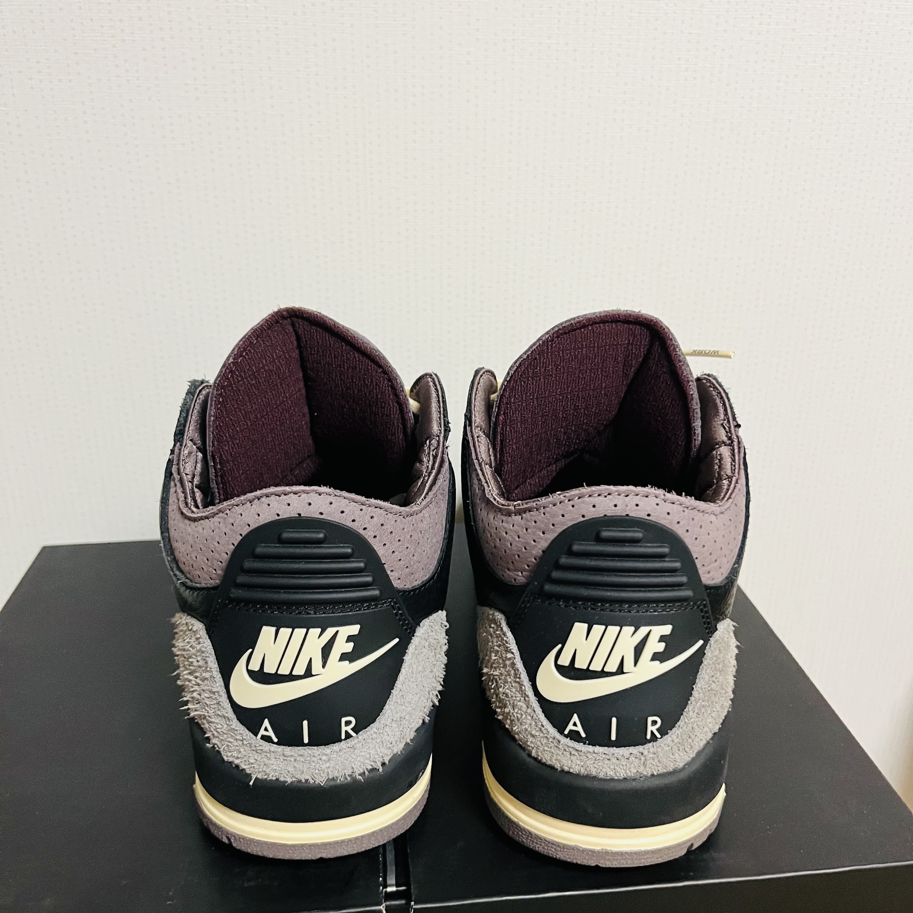 (W) Jordan 3 x A Ma Maniere Retro OG SP Black and Flat Pewter 착용 스타일 - 4