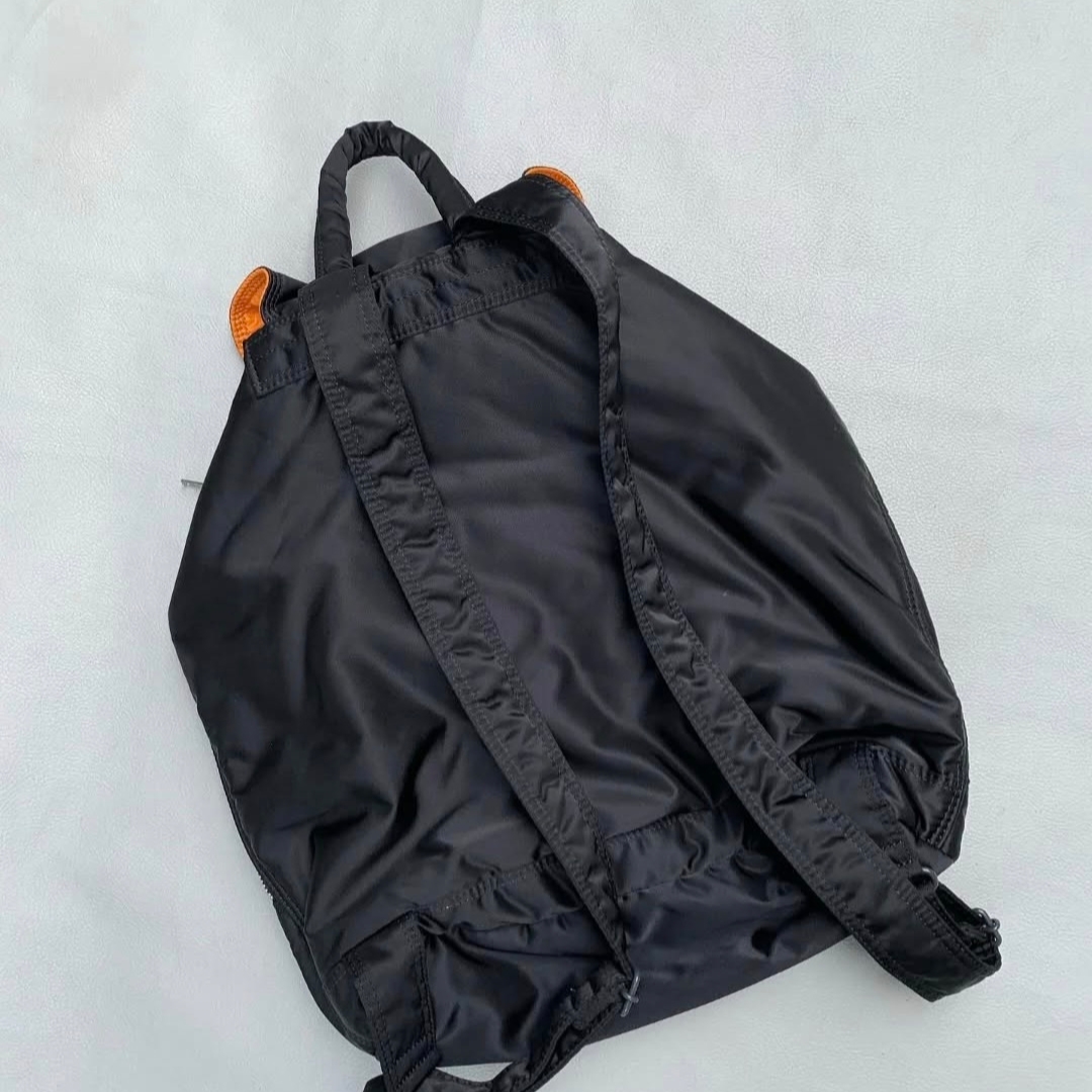 Porter All New Tanker Rucksack Black 착용 스타일 - 2
