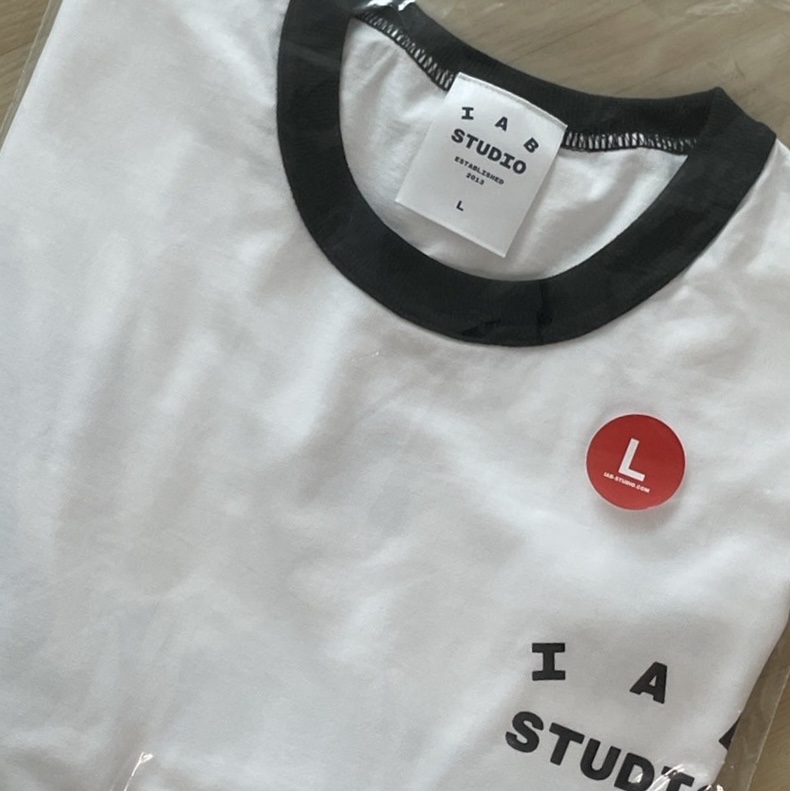 IAB Studio Established T-Shirt White Black 착용 스타일