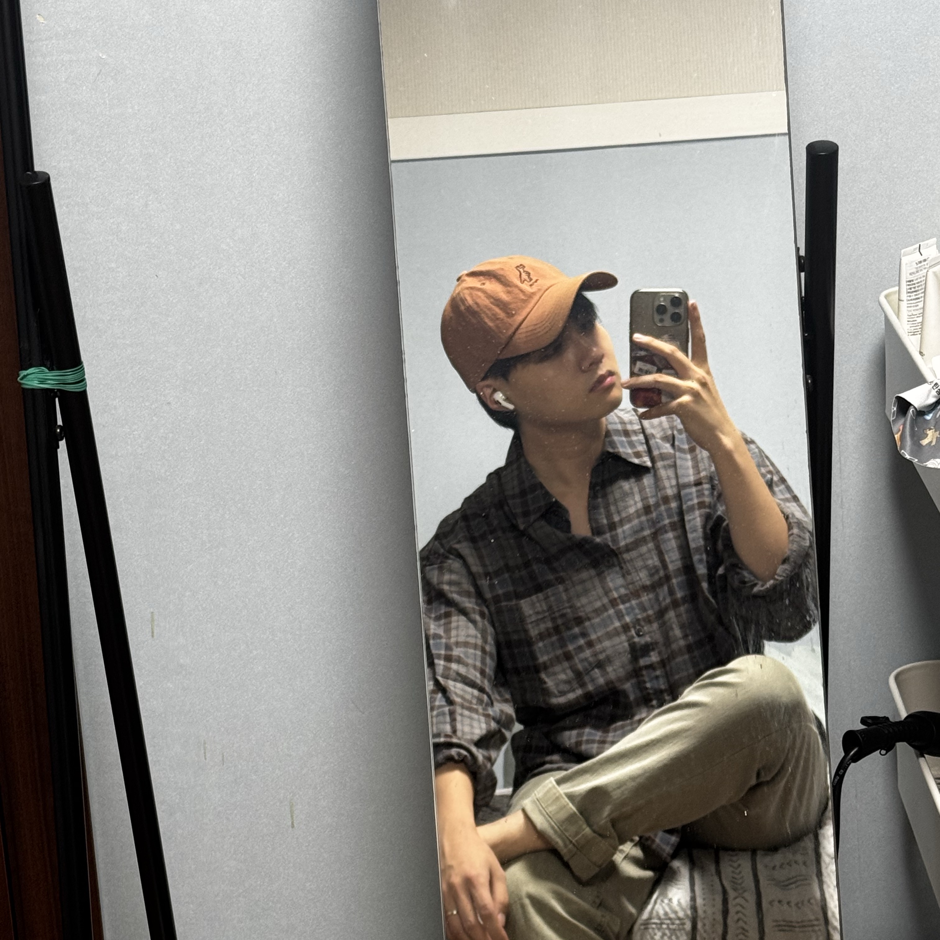 Hatchingroom Classic Shirt Over Dyed Check Sky Blue Brown 착용 스타일 - 2
