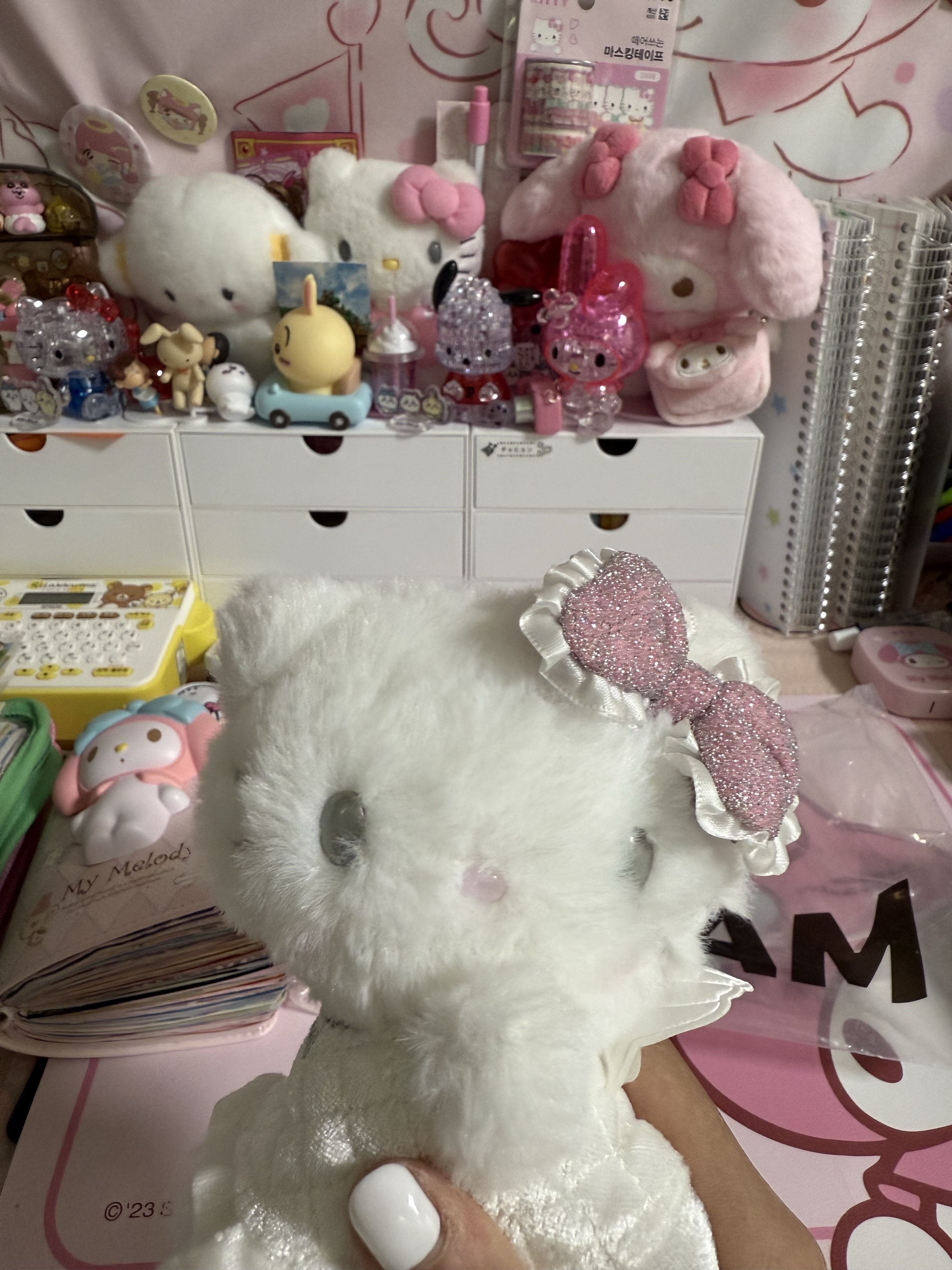 Sanrio Hello Kitty Angel Mascot Holder 착용 스타일