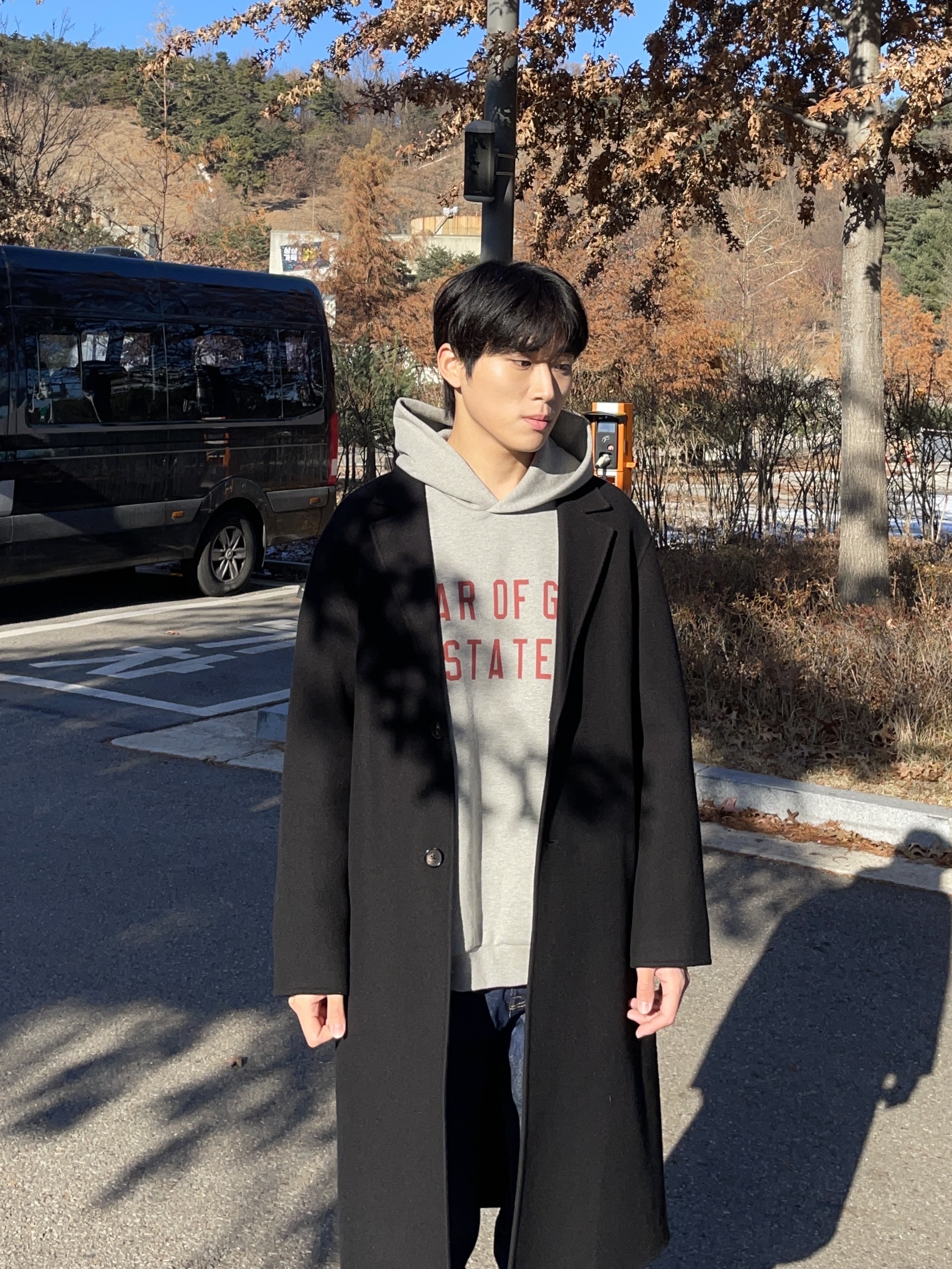 Essentials Fleece State Hoodie Dark Heather - 24FW, Levi's 501 Original Fit Rigid Jean Dark Indigo 착용 스타일 - 3