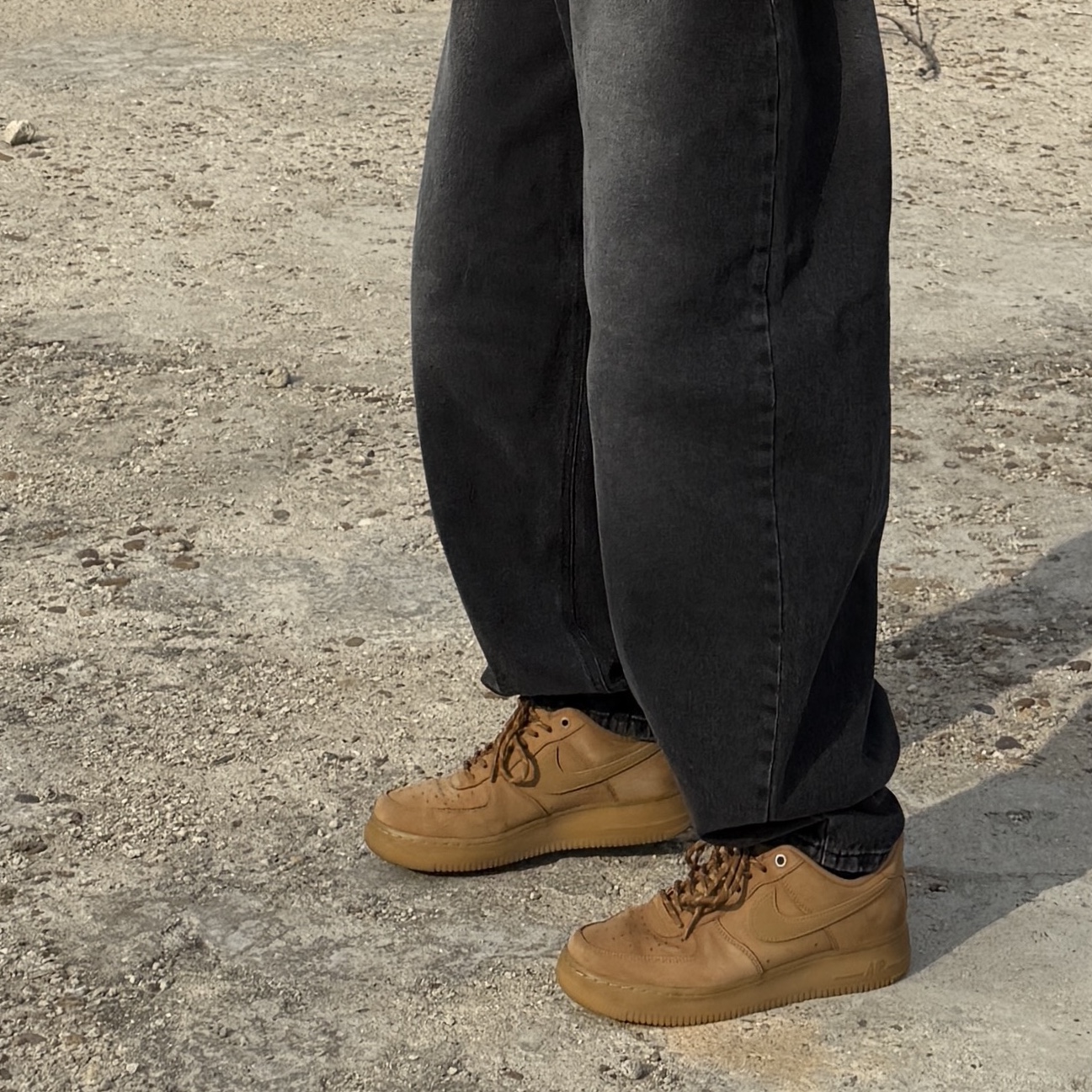 Nike Air Force 1 '07 WB Flax 착용 스타일