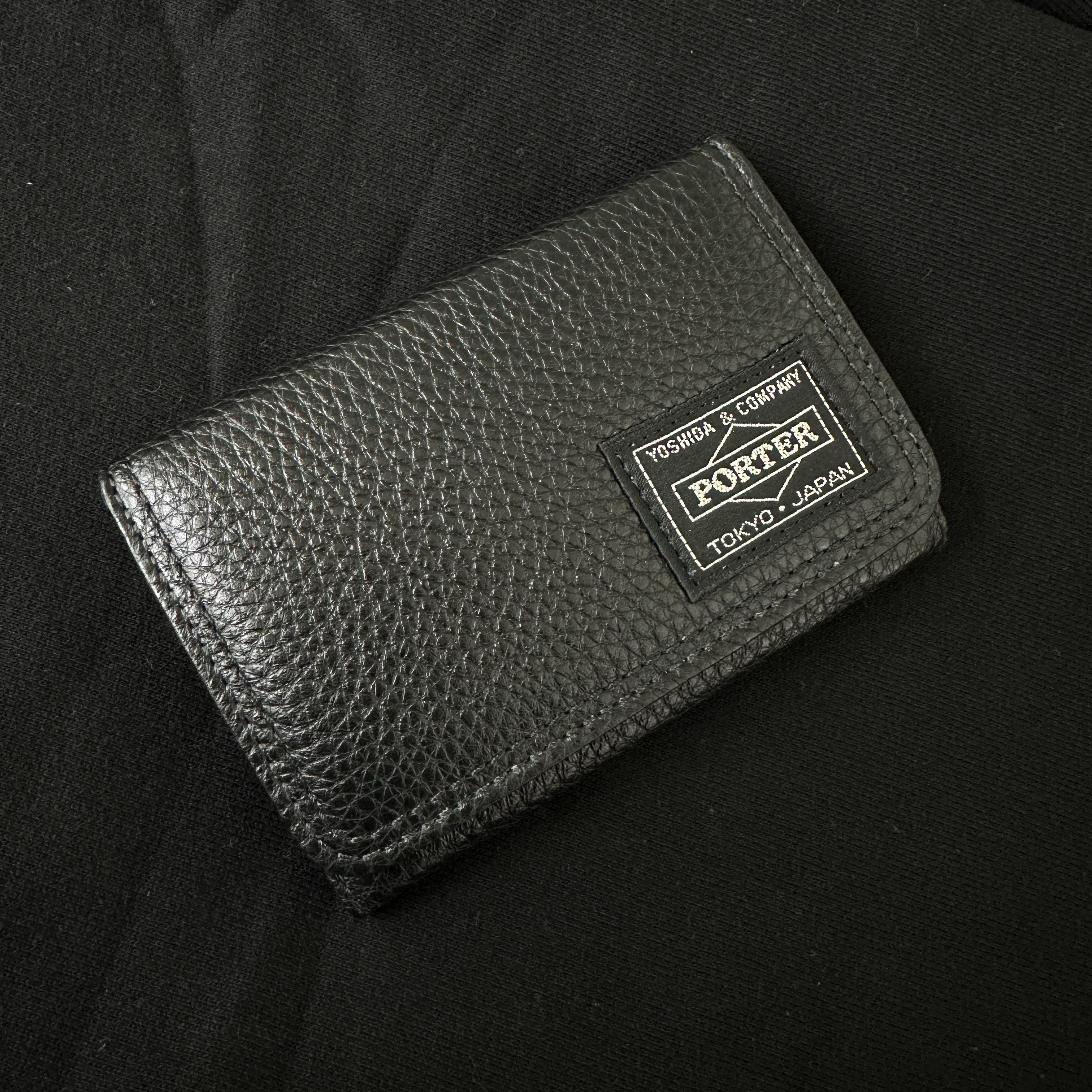Porter Calm Card Case Black 착용 스타일