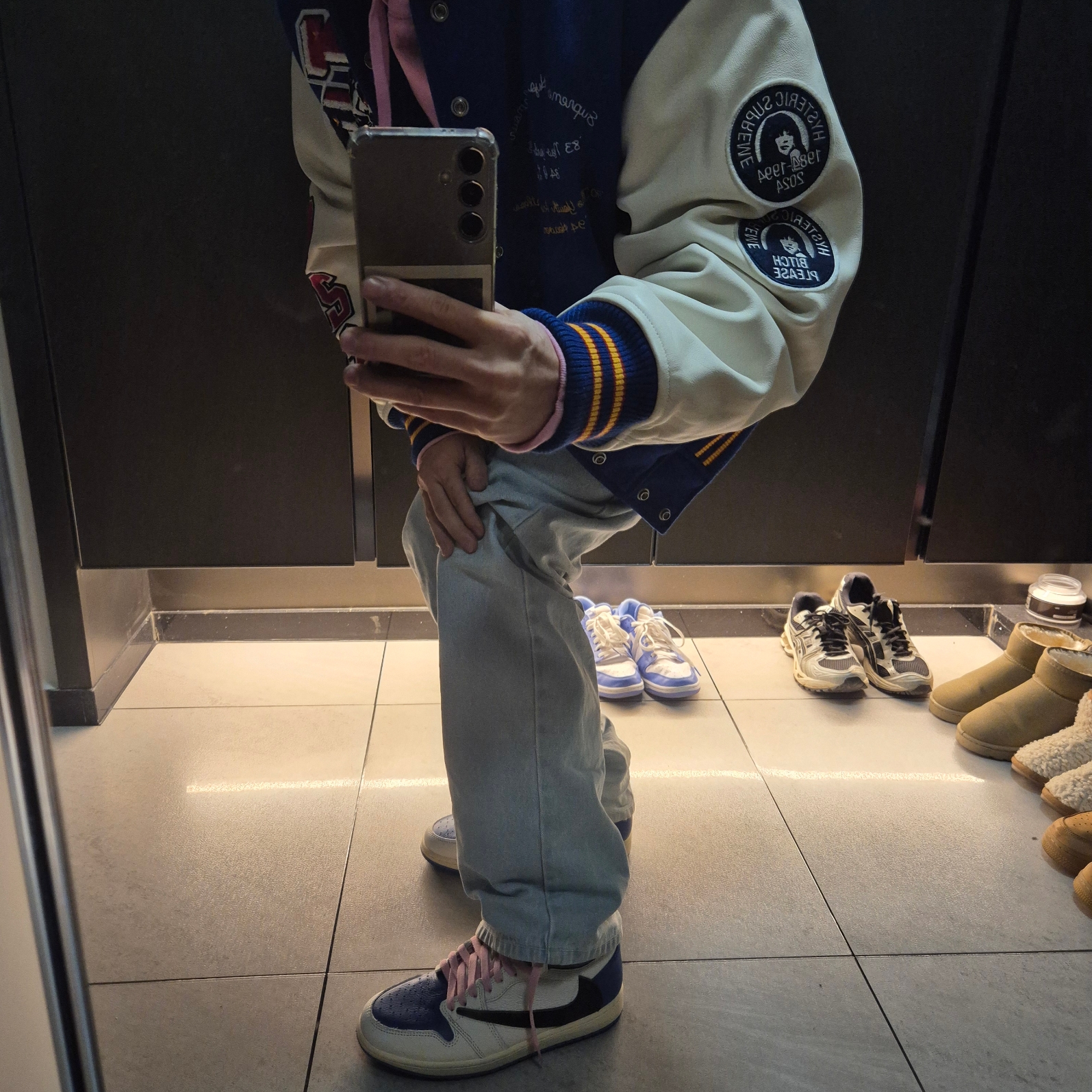 Jordan 1 x Travis Scott x Fragment Retro High OG SP Military Blue 착용 스타일 - 5