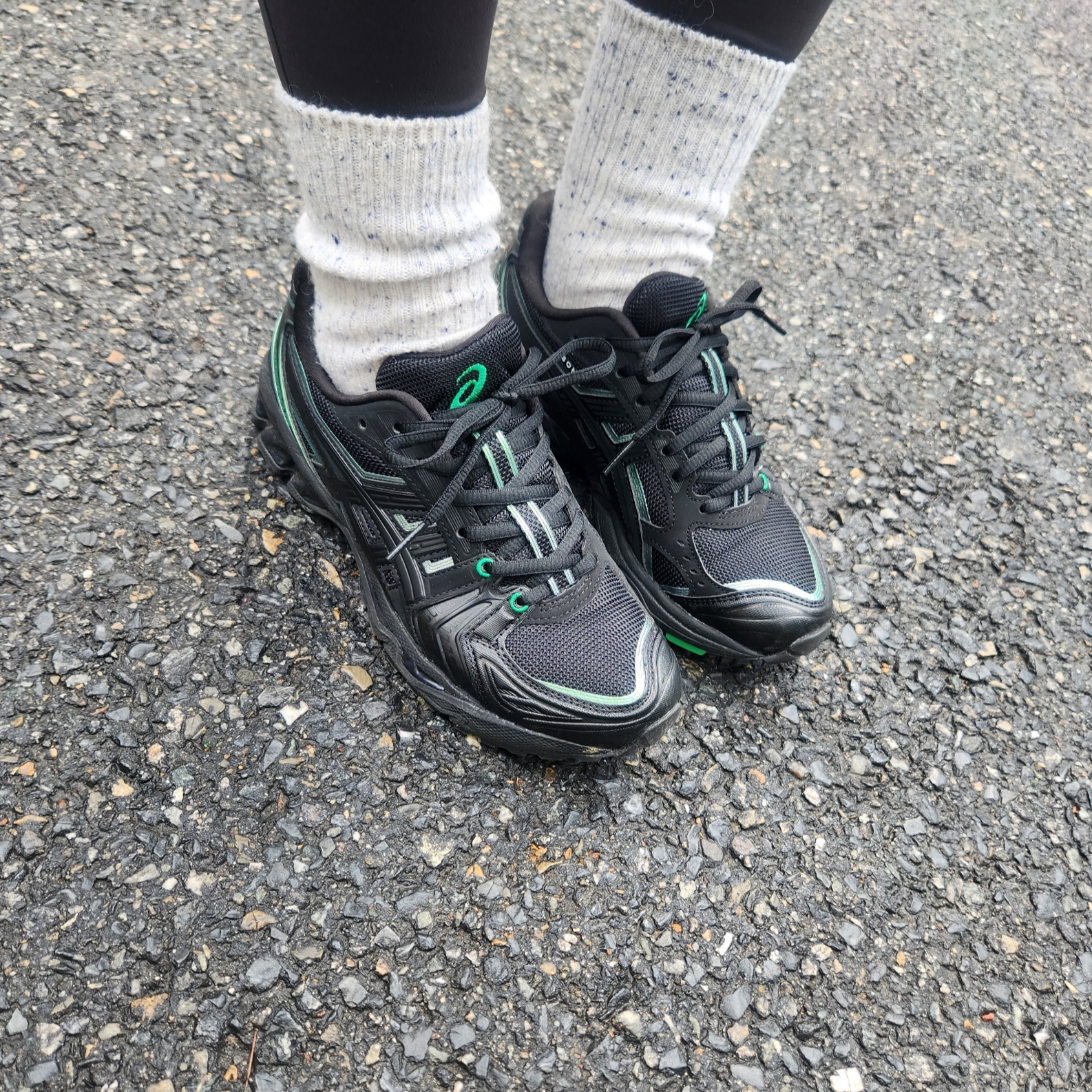 Asics x 8ON8 Gel-Kayano 14 Black Green 착용 스타일 - 2