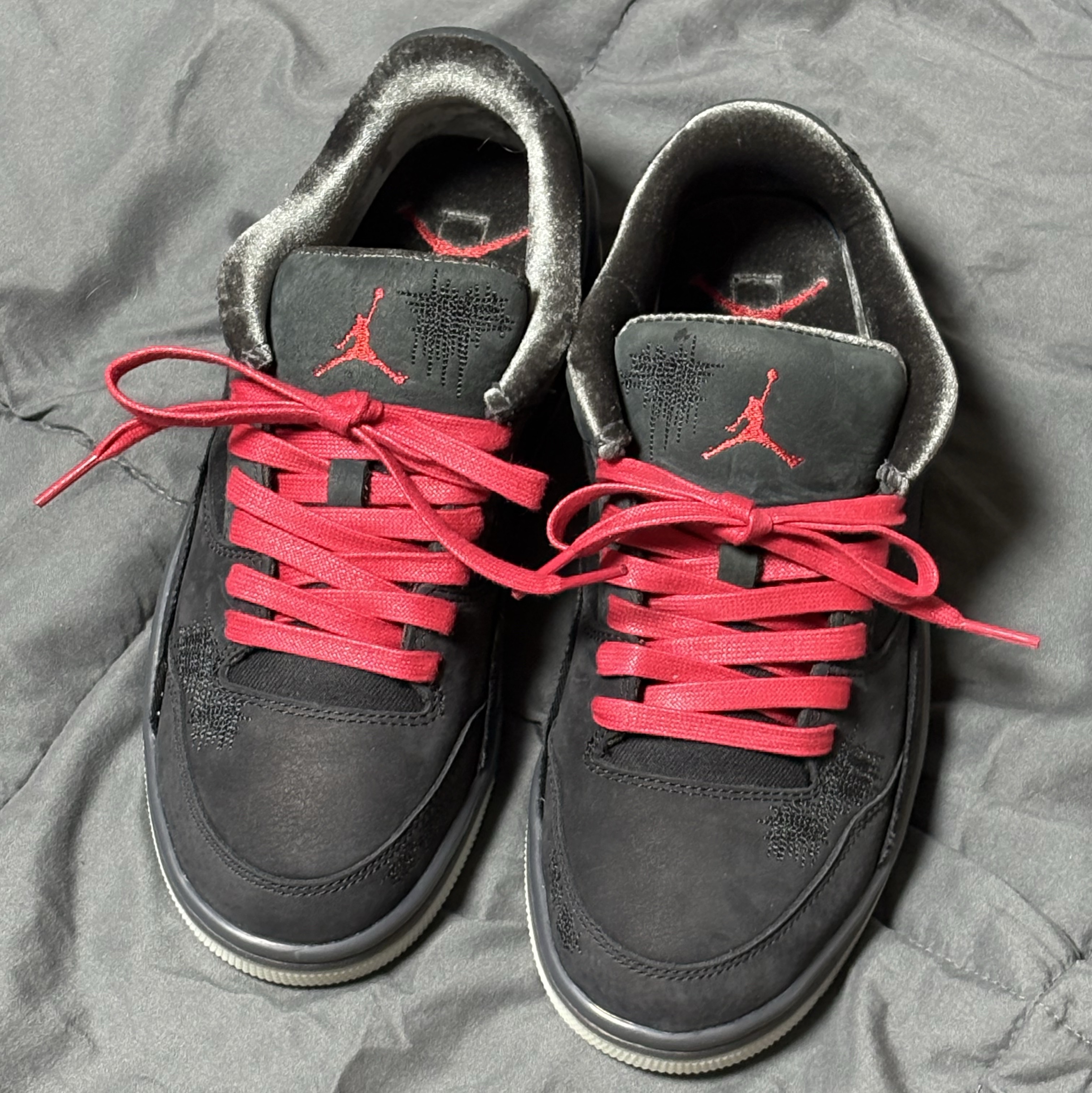 (W) Jordan x Who Decides War Flight Court Black Varsity Red 착용 스타일
