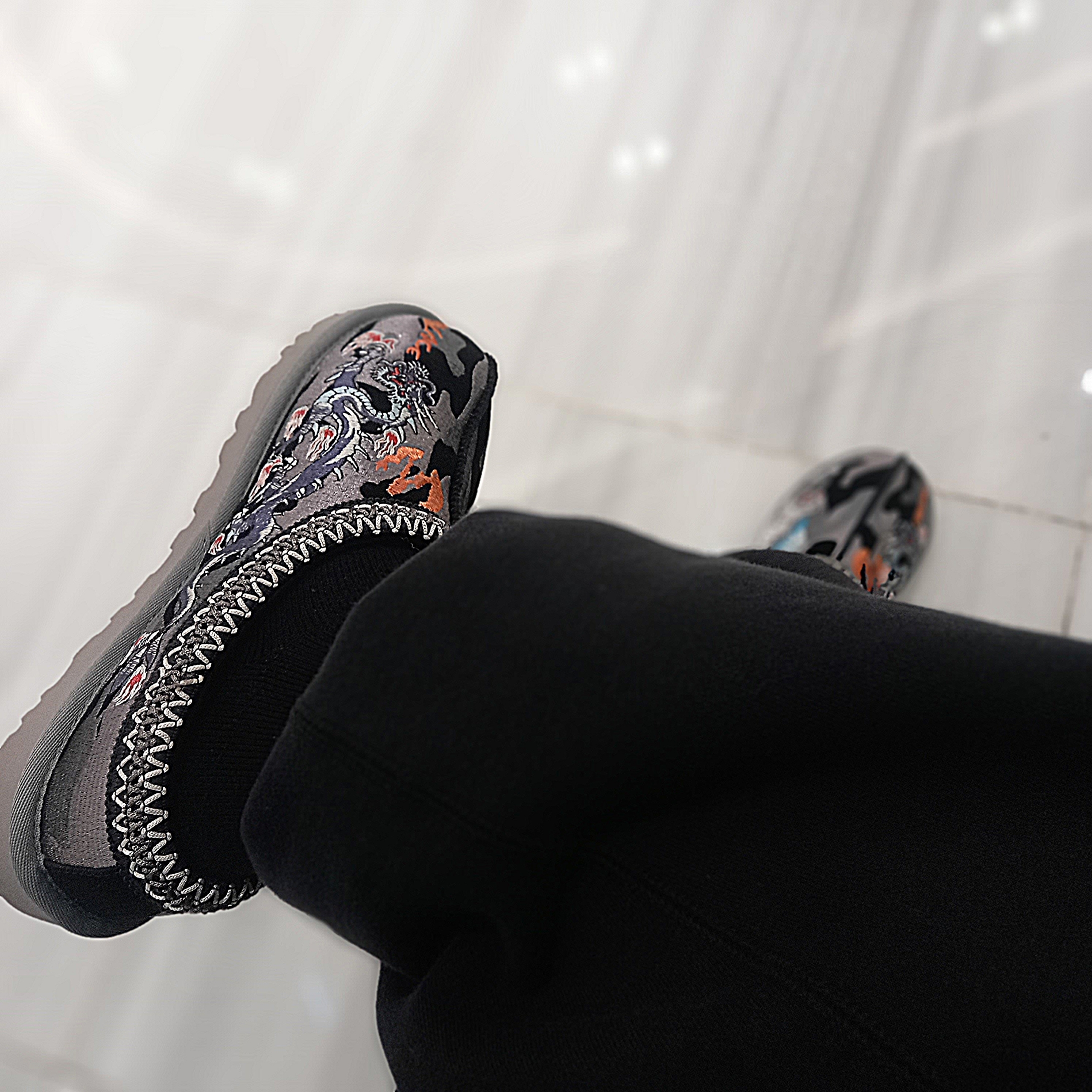 UGG x Palace Tasman Slipper Black Camo 착용 스타일 - 1