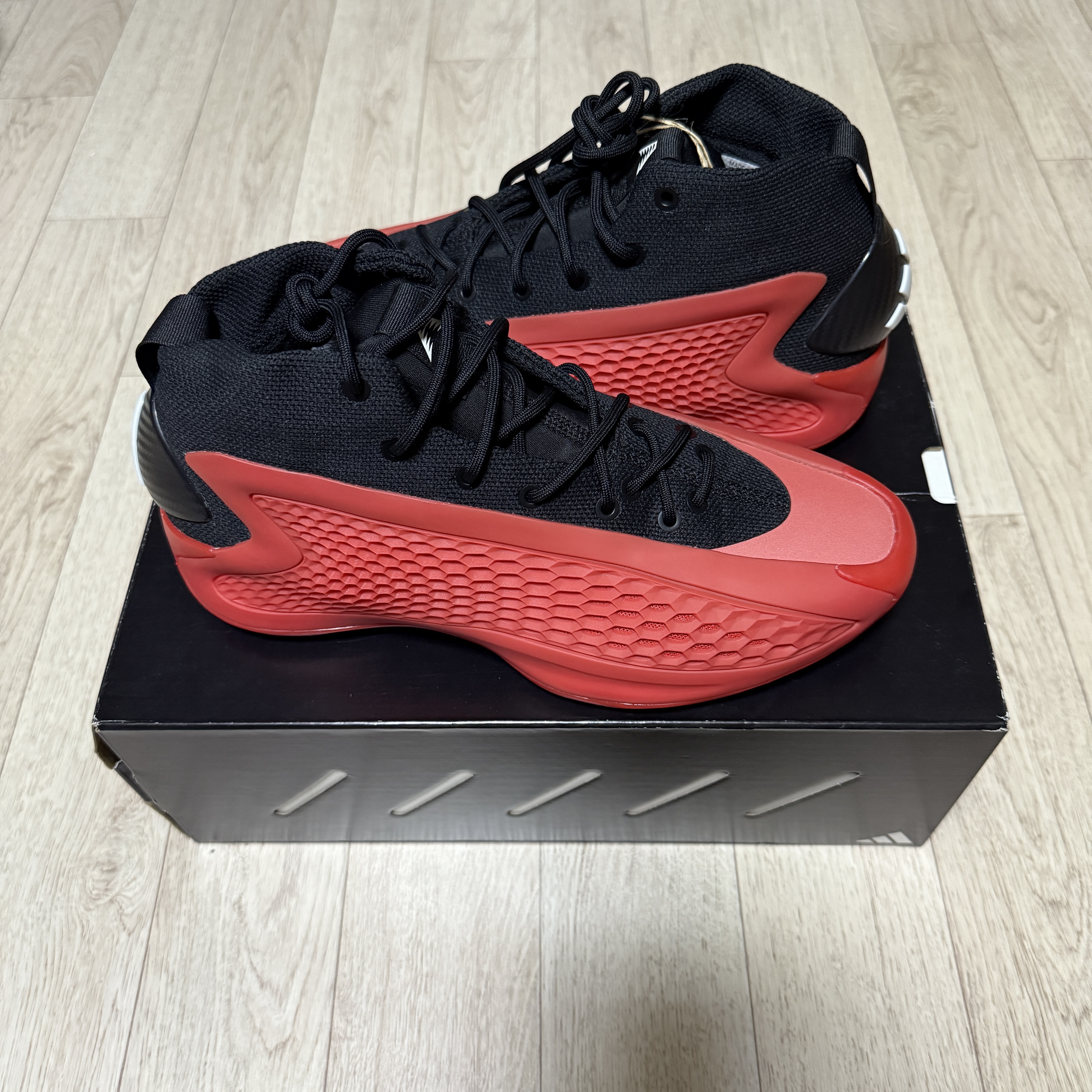 Adidas AE 1 Georgia Bulldogs Black Red 착용 스타일