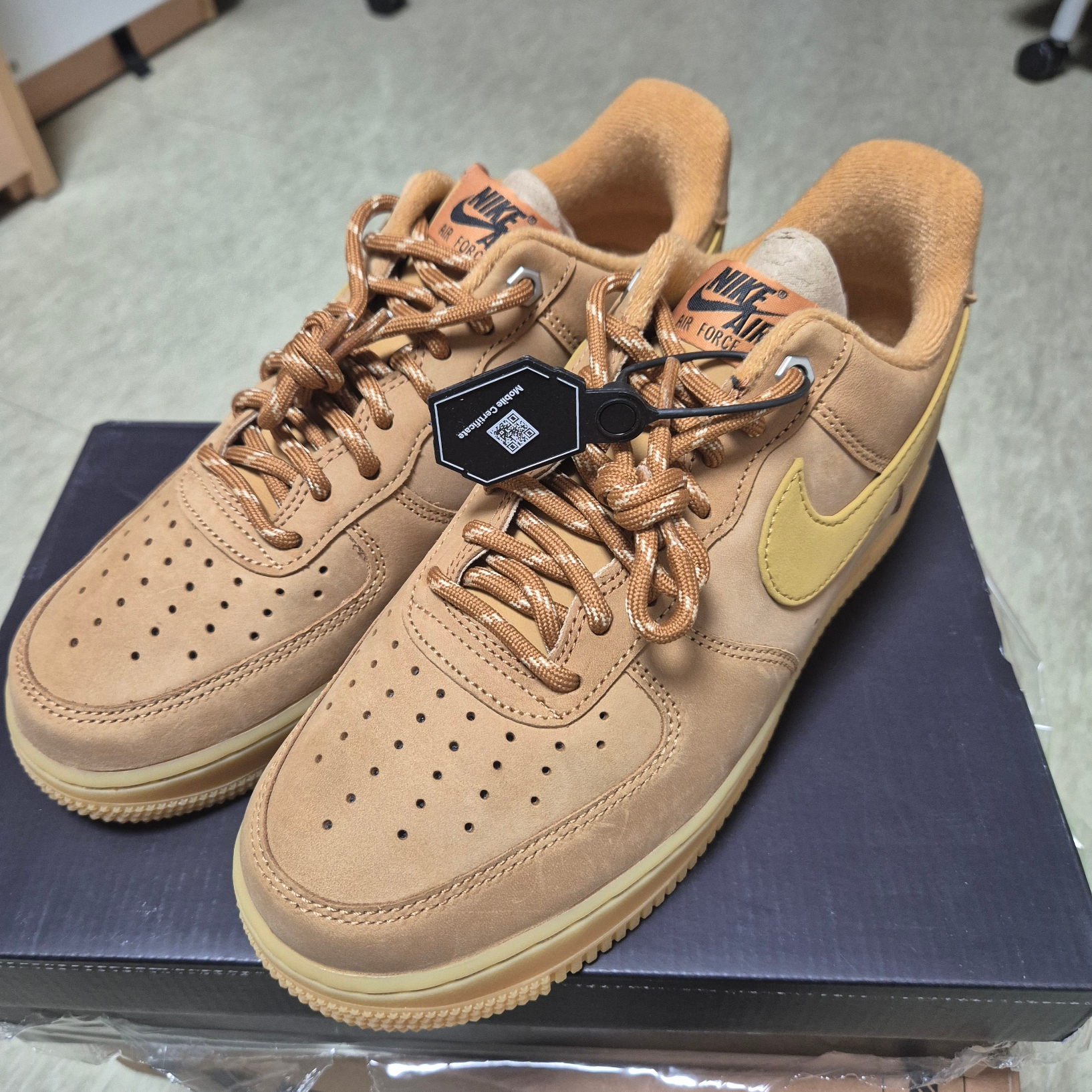 Nike Air Force 1 '07 WB Flax 착용 스타일