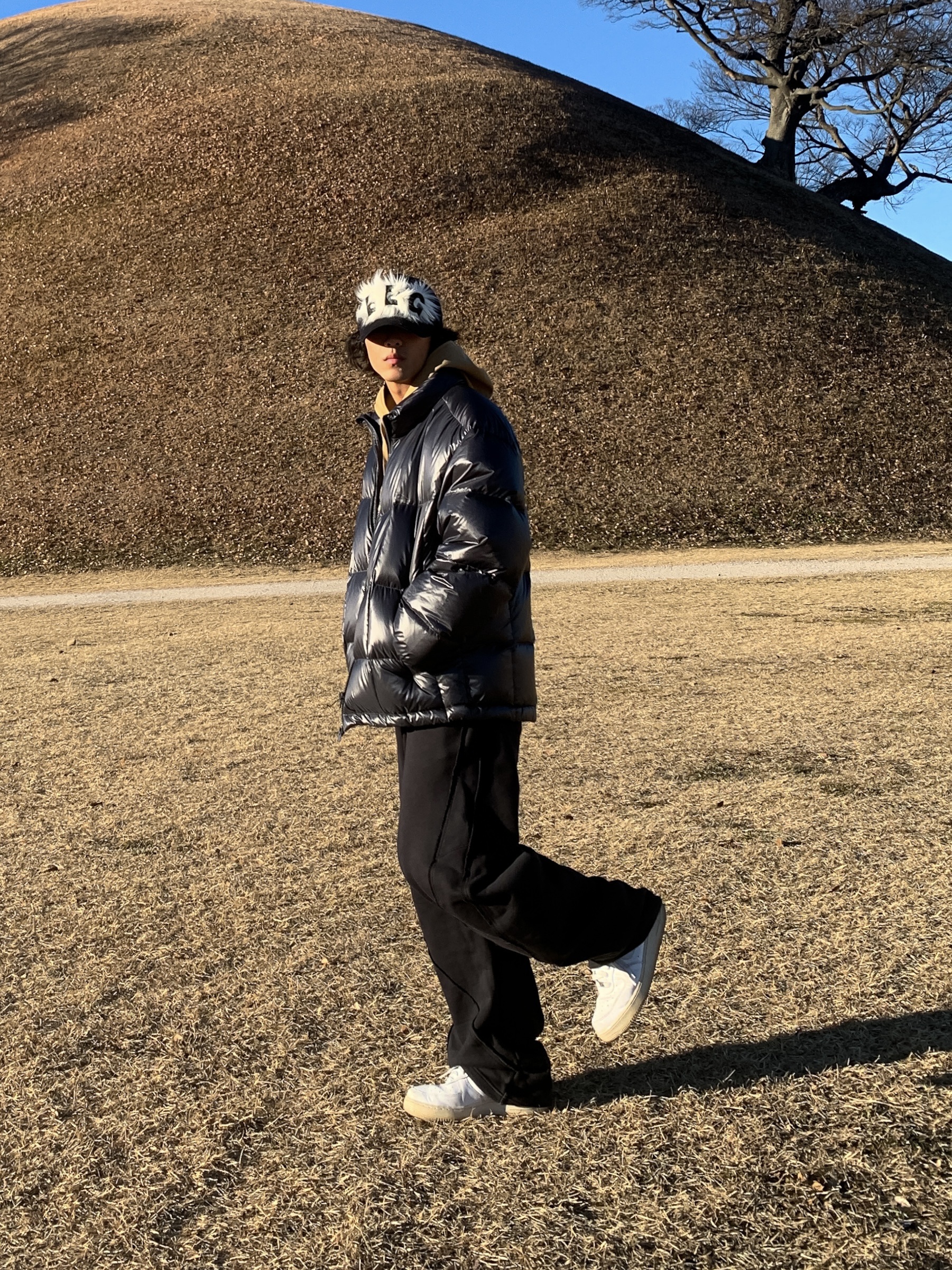 Wildthings Mountain Field Down Puffer Graphite 착용 스타일 - 3