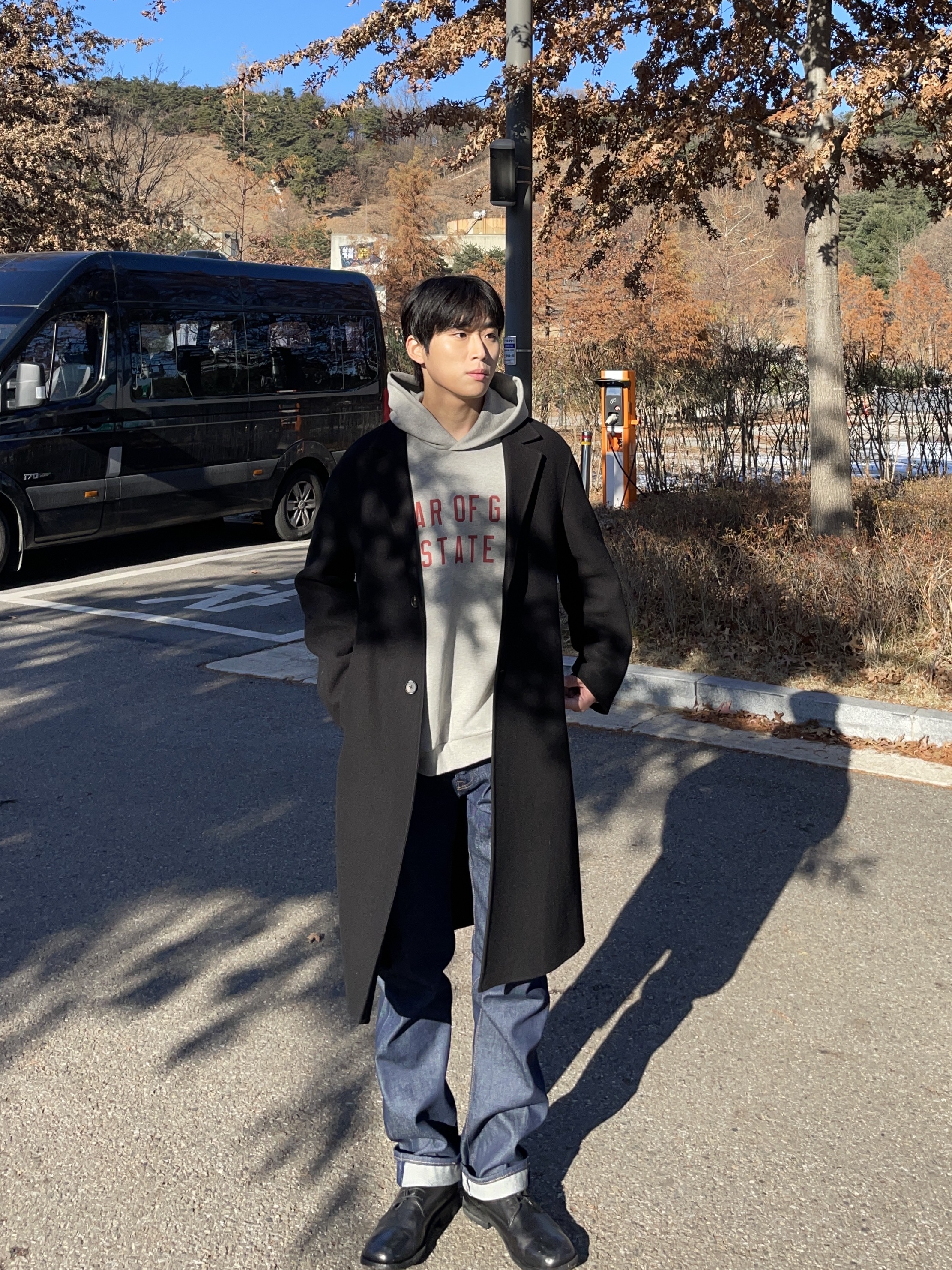 Essentials Fleece State Hoodie Dark Heather - 24FW, Levi's 501 Original Fit Rigid Jean Dark Indigo 착용 스타일 - 1